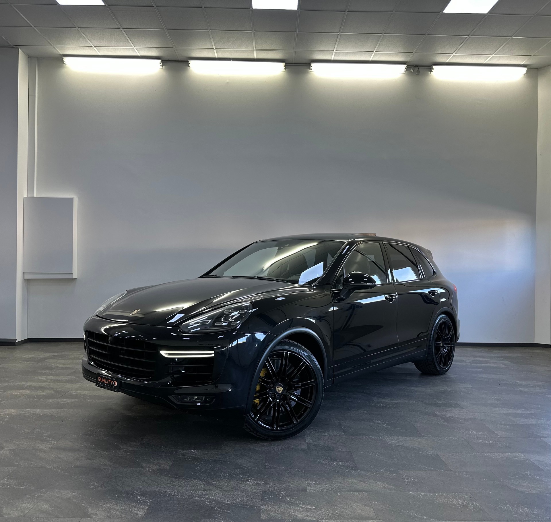 PORSCHE Cayenne Turbo-image-0