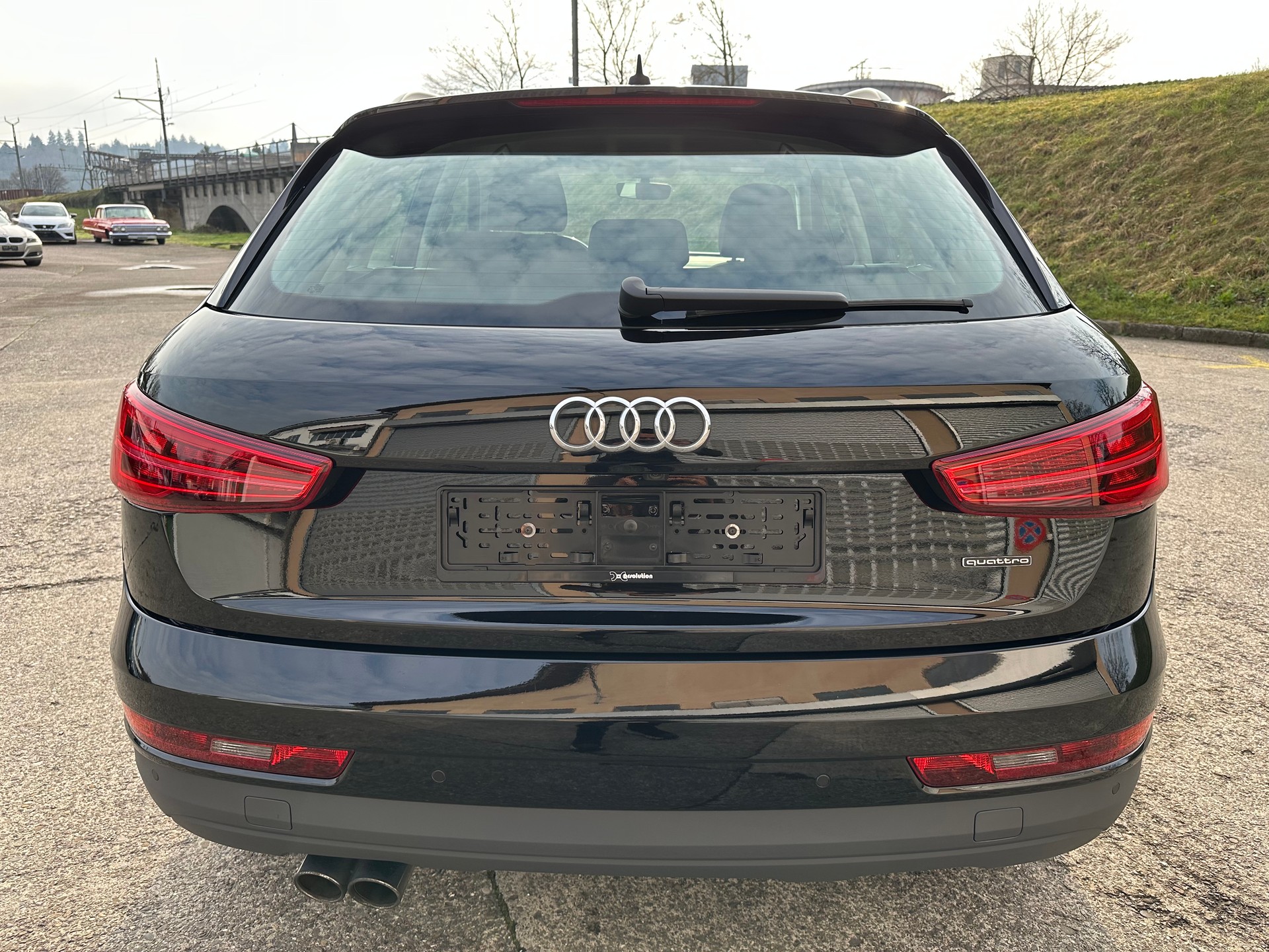 AUDI Q3 2.0 TFSI quattro S-tronic-image-3