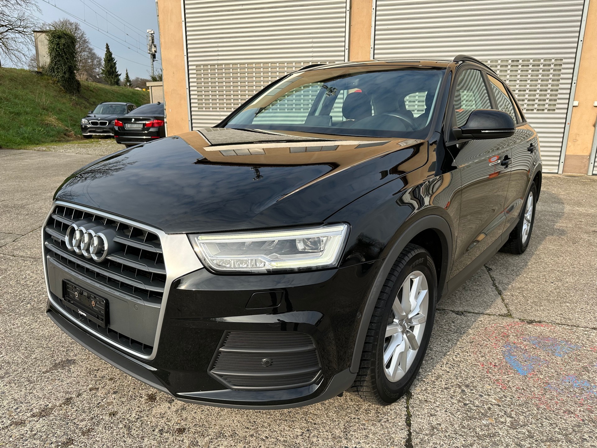 AUDI Q3 2.0 TFSI quattro S-tronic-image-0