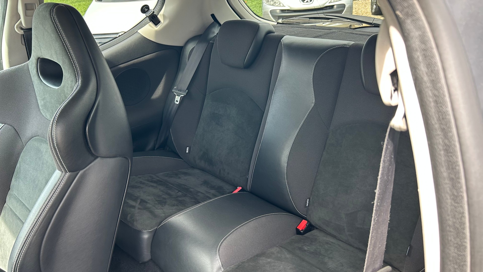 PEUGEOT 207 1.6 16V Turbo GTi-image-24