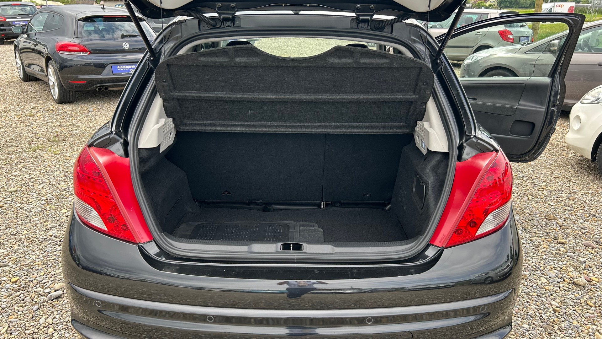 PEUGEOT 207 1.6 16V Turbo GTi-image-28