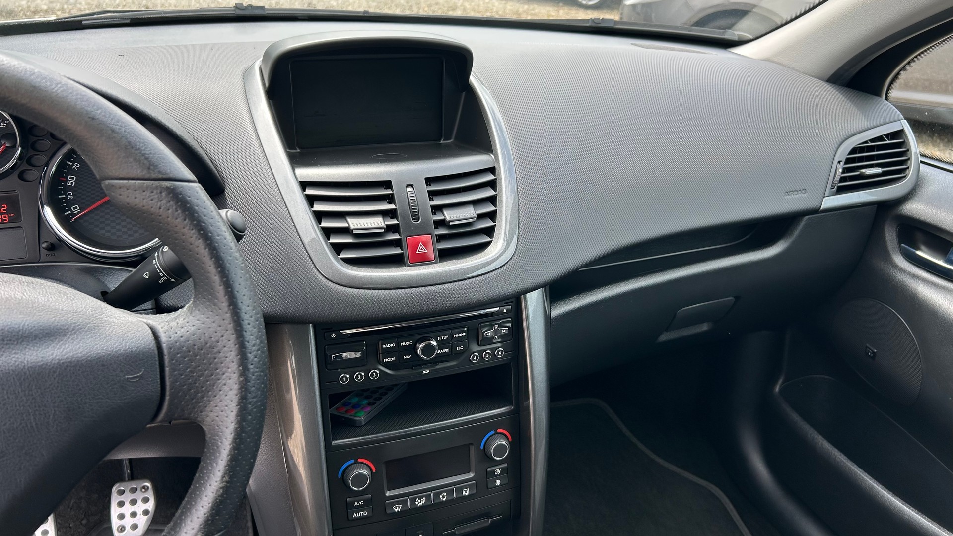 PEUGEOT 207 1.6 16V Turbo GTi-image-3