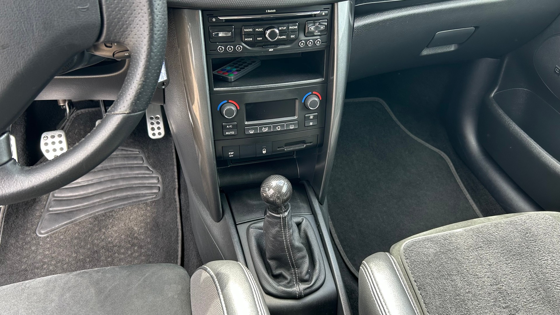 PEUGEOT 207 1.6 16V Turbo GTi-image-2