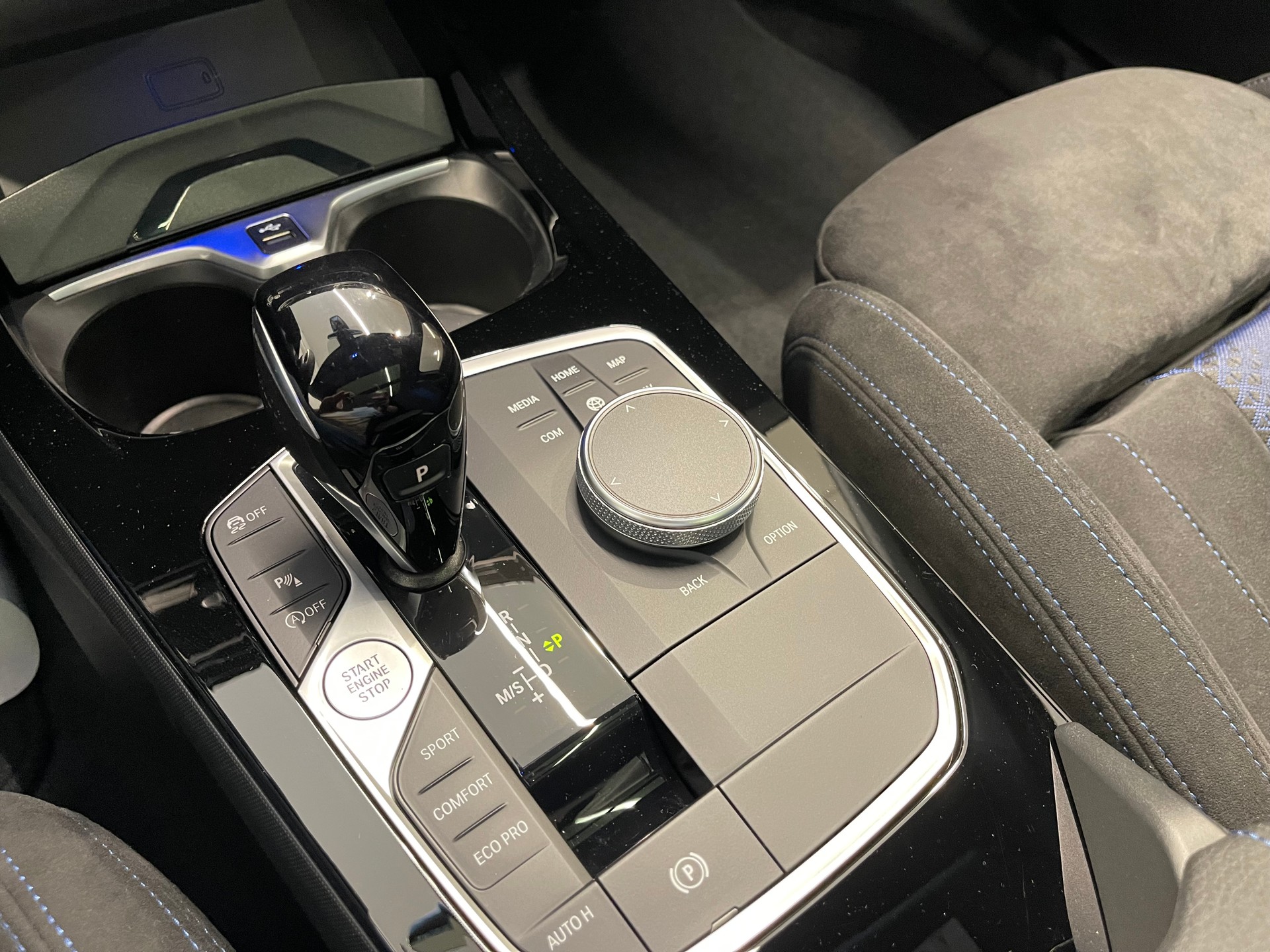 BMW M135i xDrive M Sport Pro Steptronic *4 JAHRE GARANTIE*-image-21