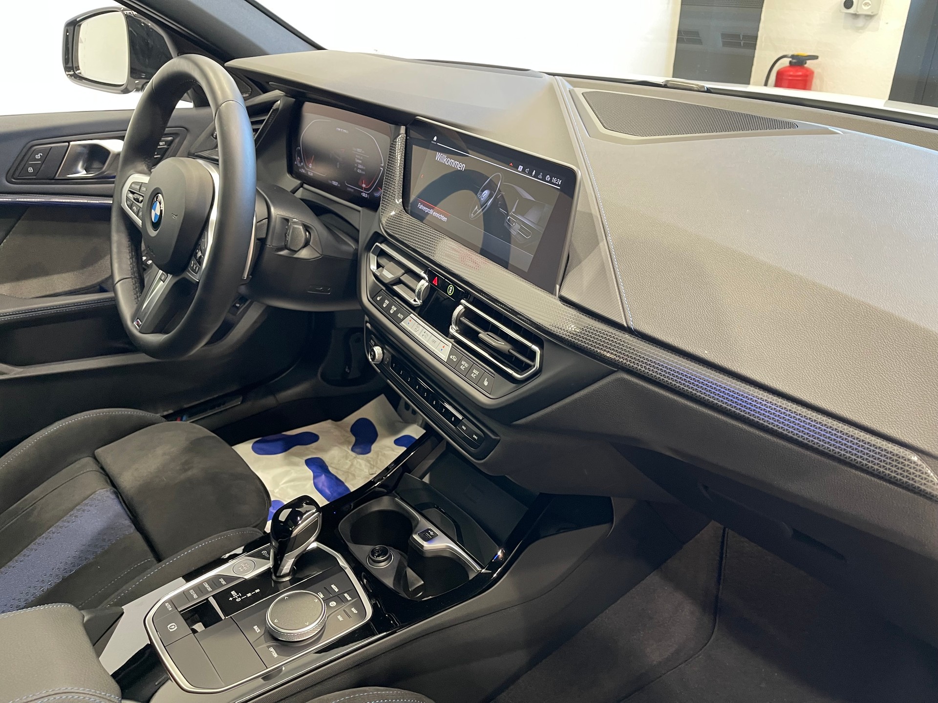 BMW M135i xDrive M Sport Pro Steptronic *4 JAHRE GARANTIE*-image-16