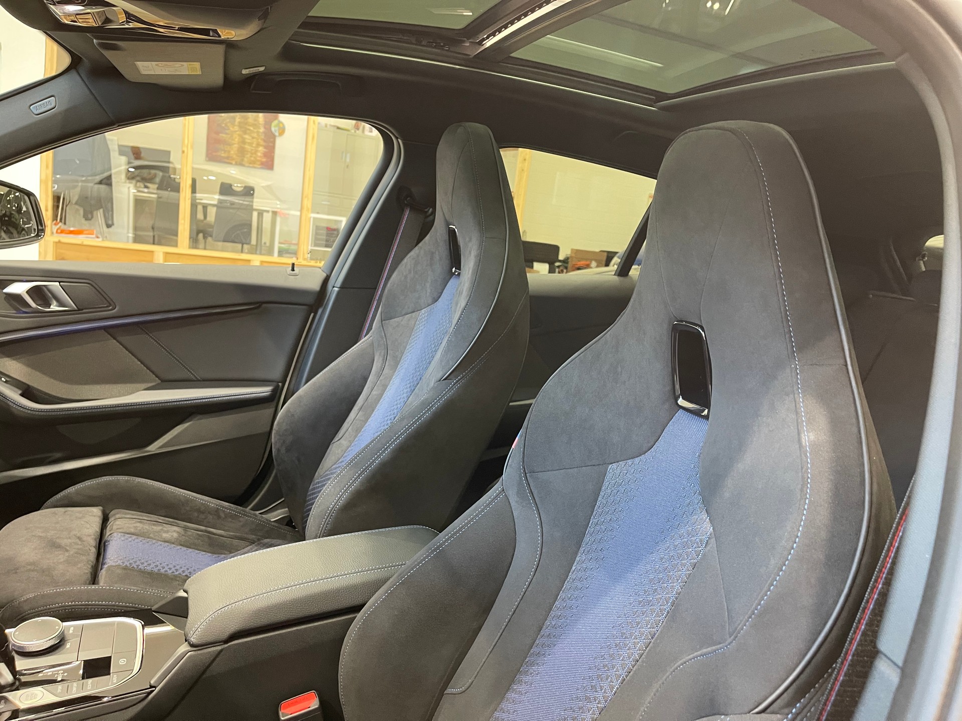 BMW M135i xDrive M Sport Pro Steptronic *4 JAHRE GARANTIE*-image-9