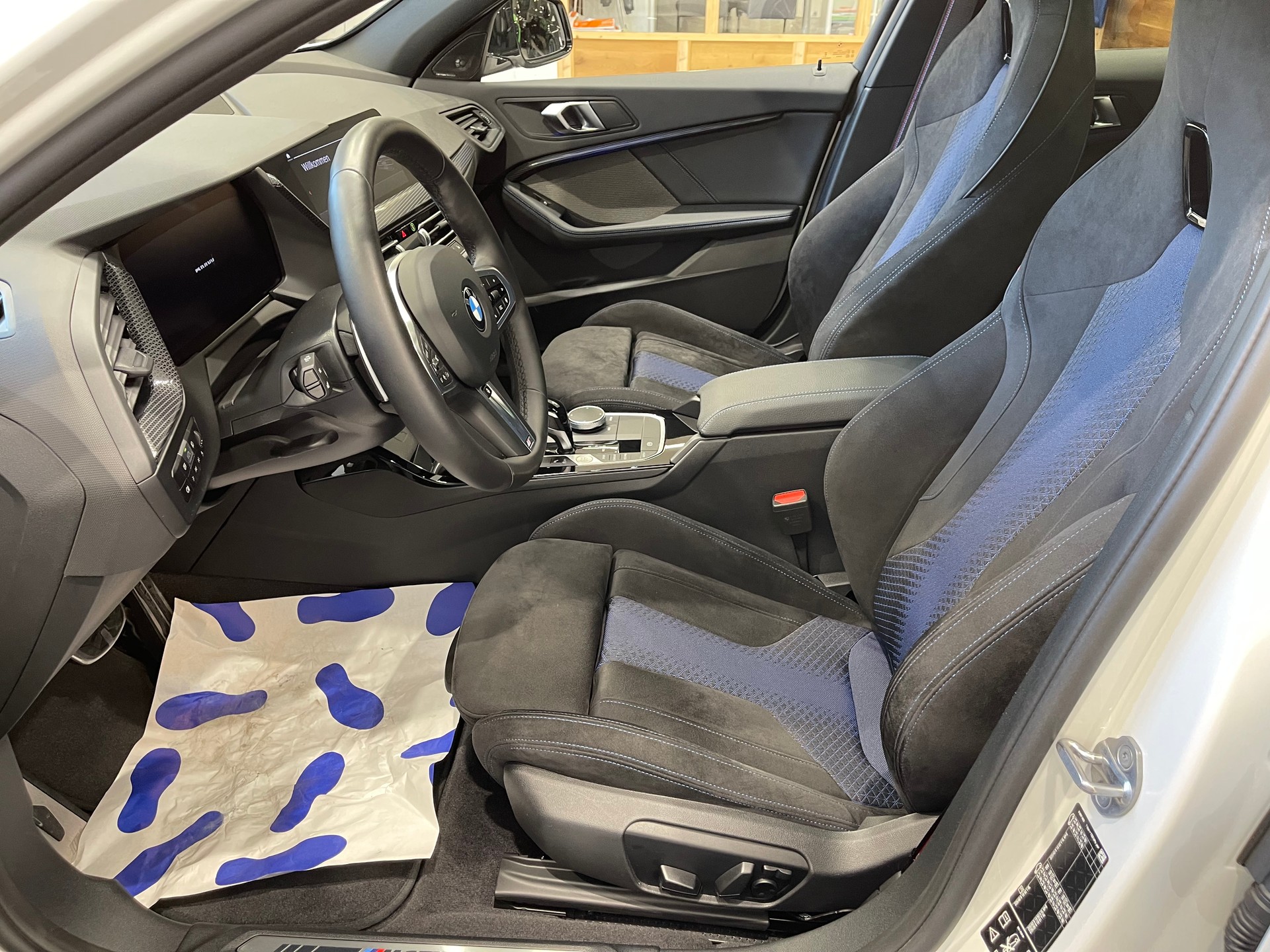 BMW M135i xDrive M Sport Pro Steptronic *4 JAHRE GARANTIE*-image-8