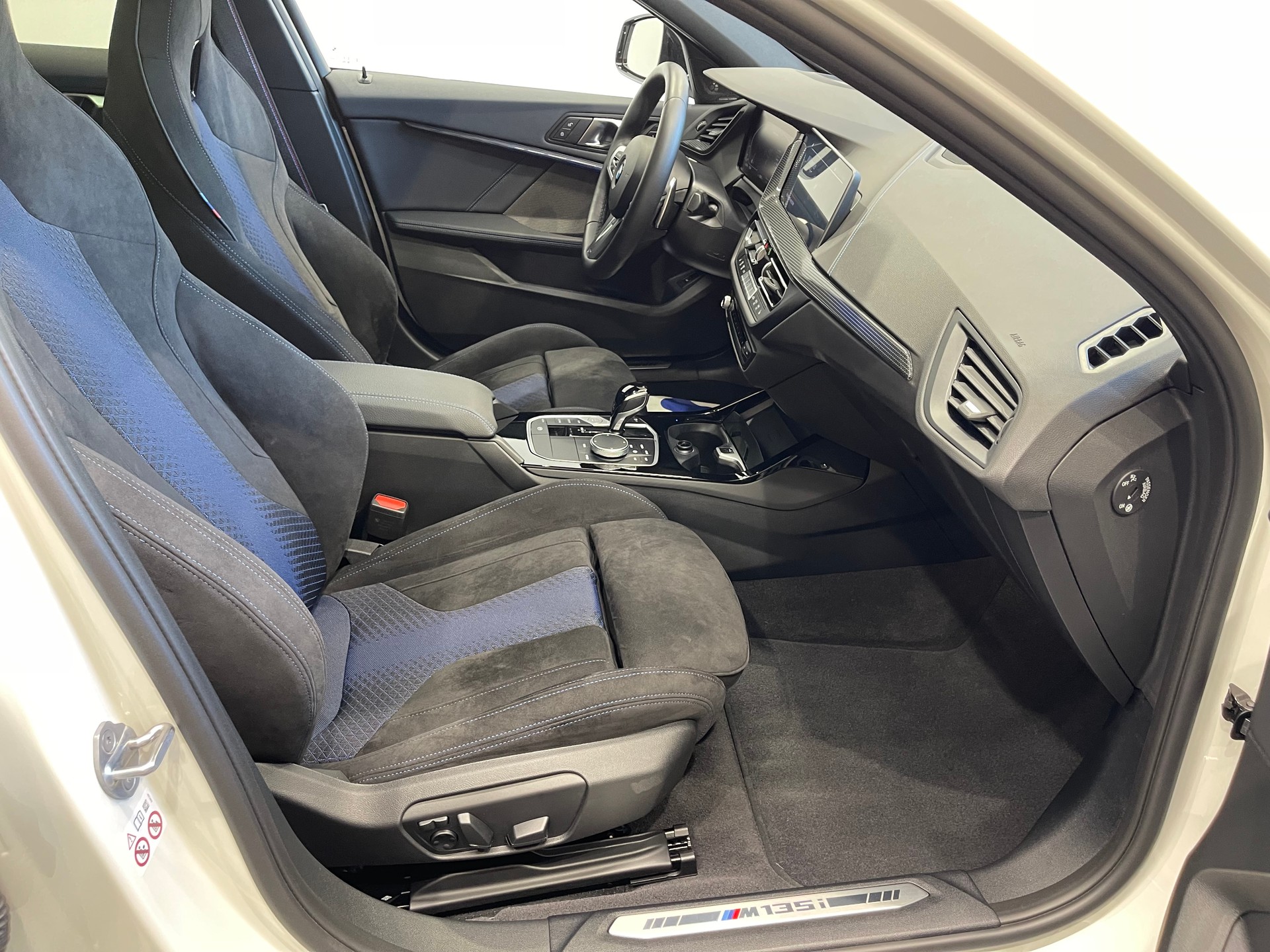 BMW M135i xDrive M Sport Pro Steptronic *4 JAHRE GARANTIE*-image-14