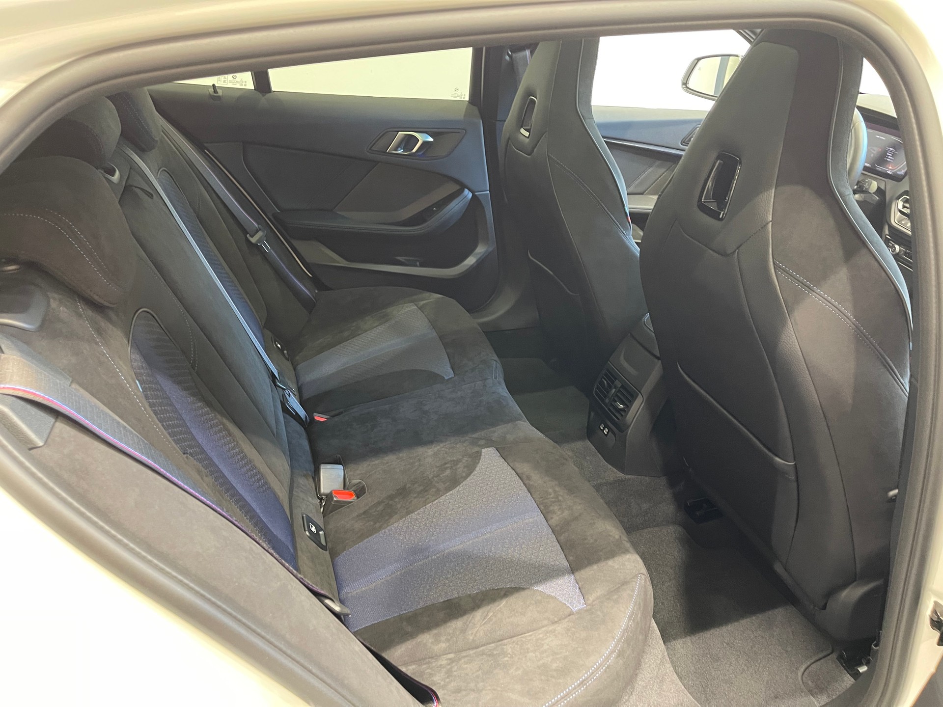 BMW M135i xDrive M Sport Pro Steptronic *4 JAHRE GARANTIE*-image-13