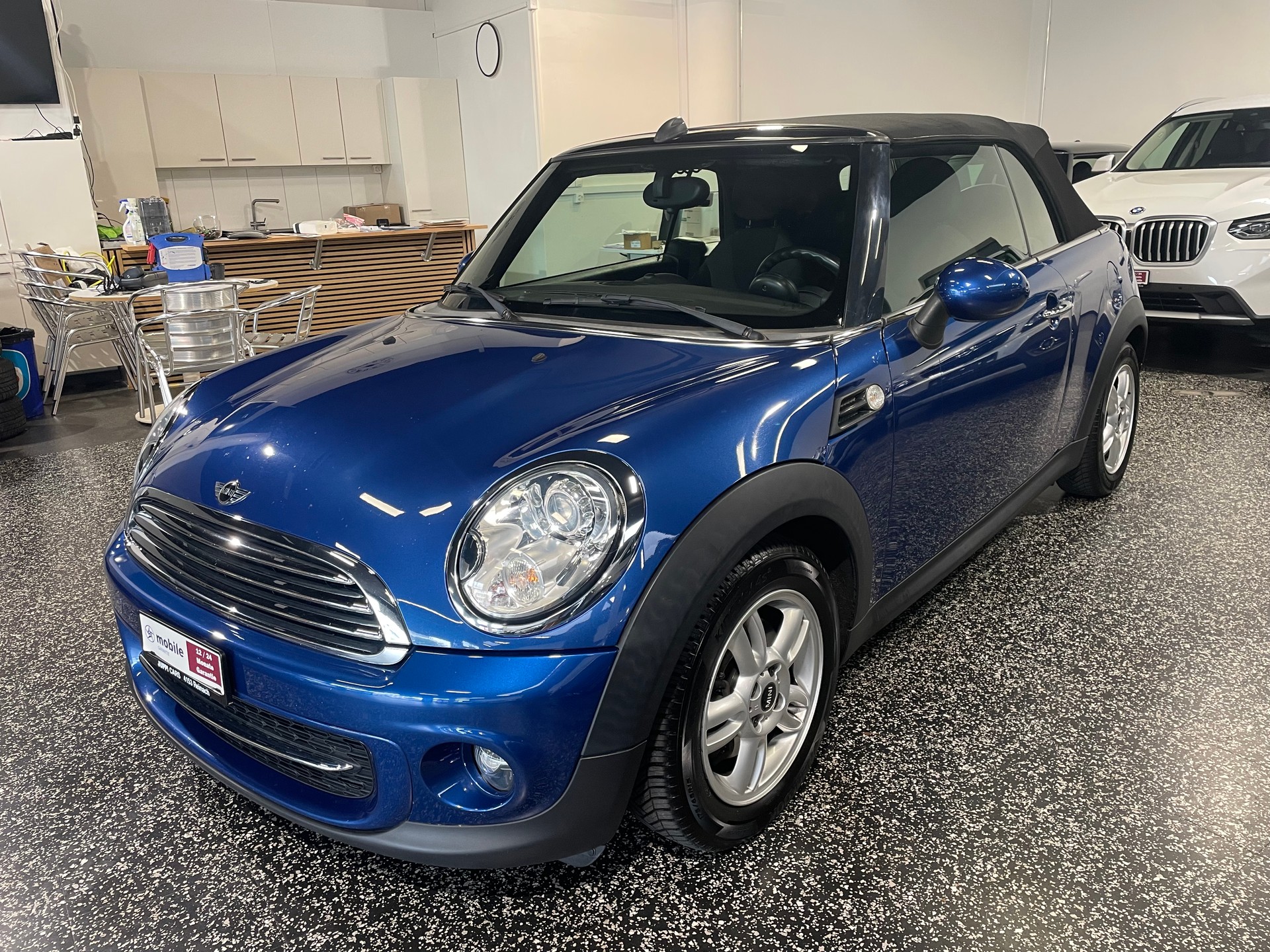 MINI Cooper D Cabriolet-image-0