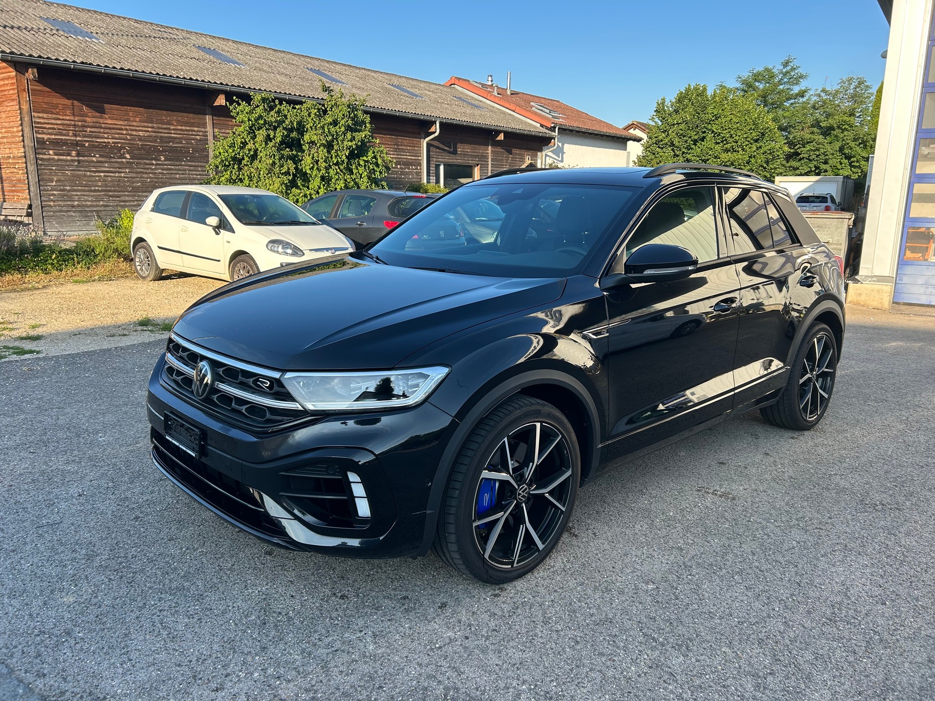 VW T-Roc 2.0 TSI R DSG 4Motion-image-3