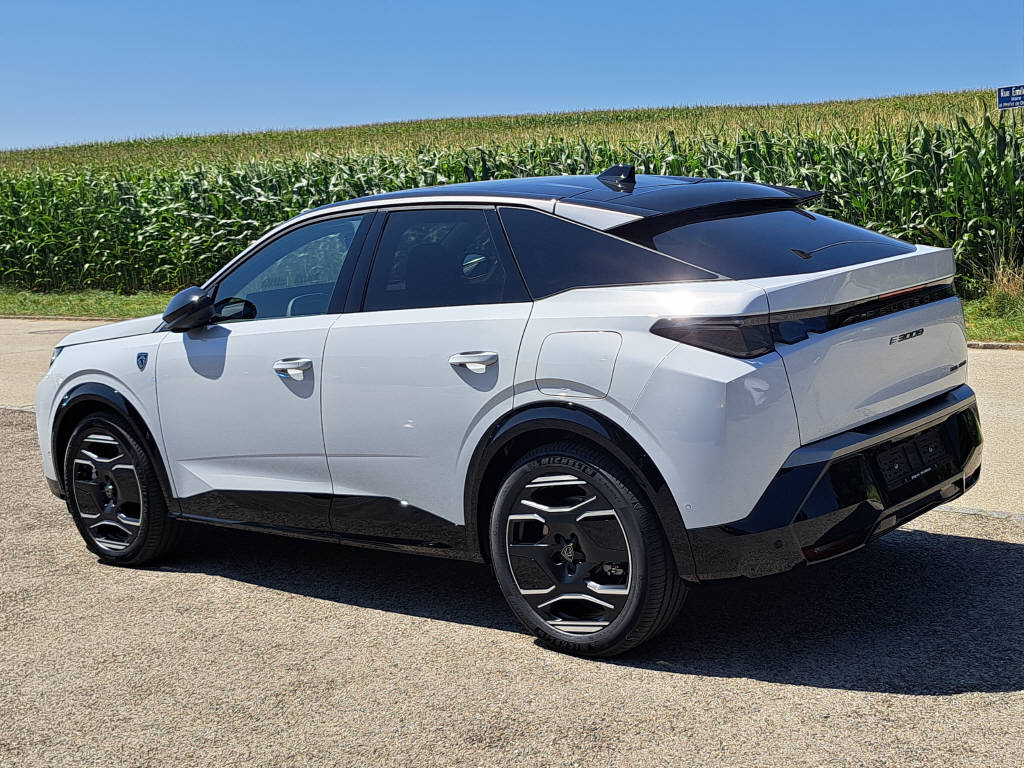 PEUGEOT 3008 e-Launch Edition AWD 325cv (8 ans de garantie)-image-2
