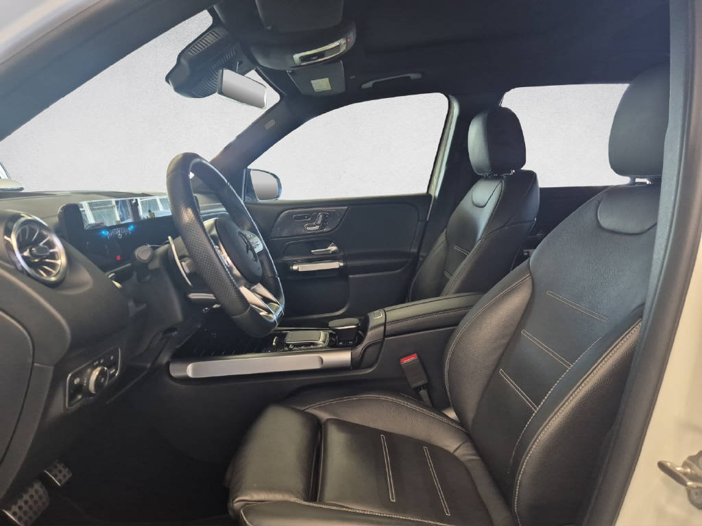 MERCEDES-BENZ GLB 35 AMG 4Matic-image-9