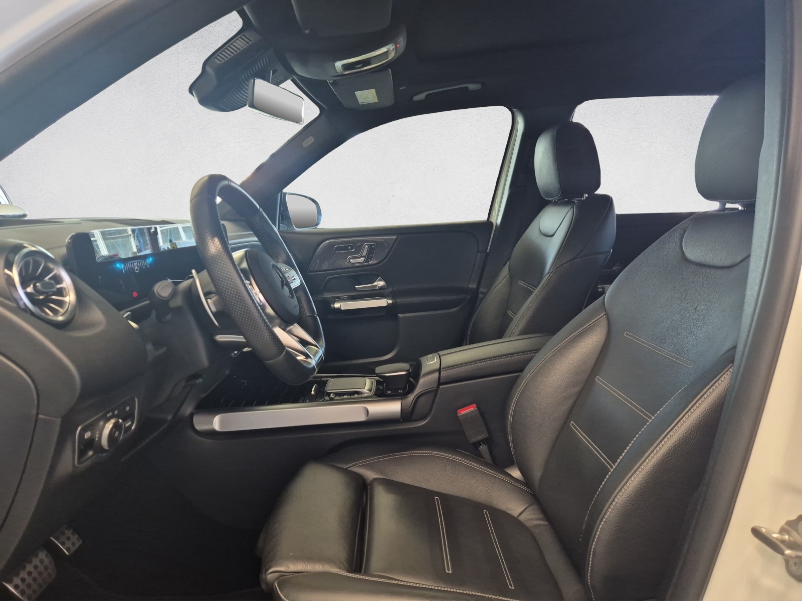 MERCEDES-BENZ GLB 35 AMG 4Matic-image-8