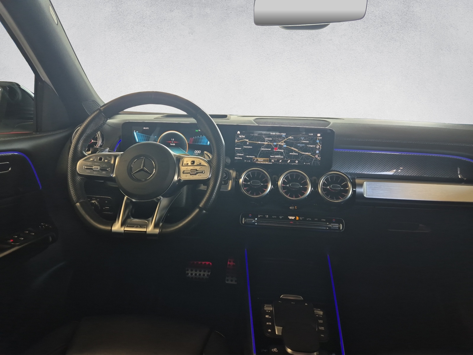 MERCEDES-BENZ GLB 35 AMG 4Matic-image-11