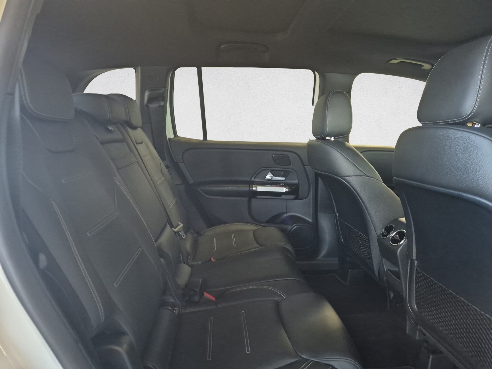 MERCEDES-BENZ GLB 35 AMG 4Matic-image-10