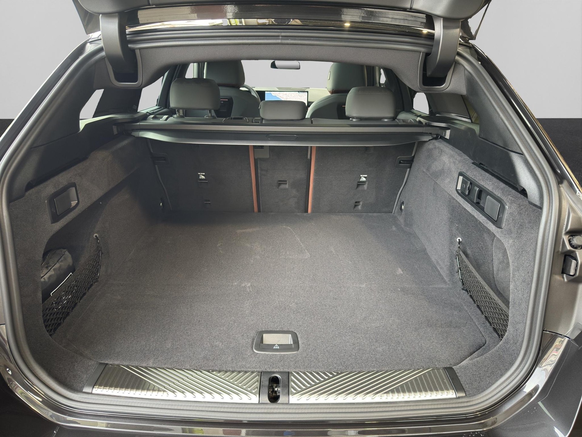 BMW 540d xDrive Touring M Sport Pro-image-17