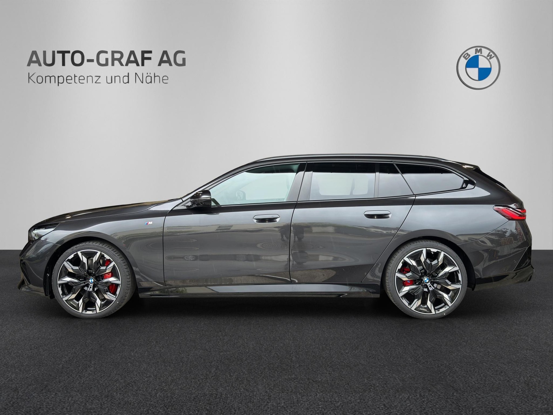 BMW 540d xDrive Touring M Sport Pro-image-1