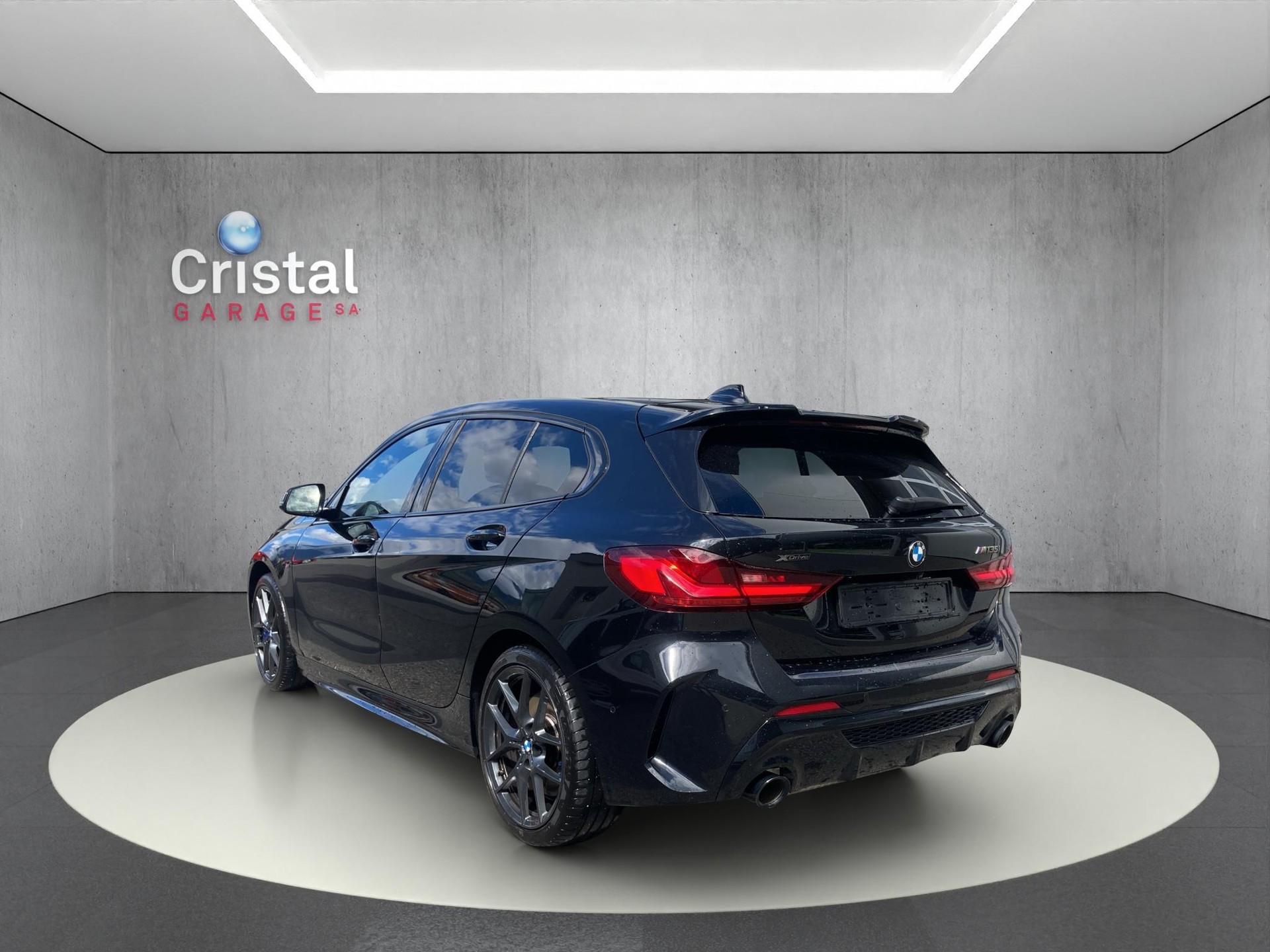 BMW M135i xDrive-image-2