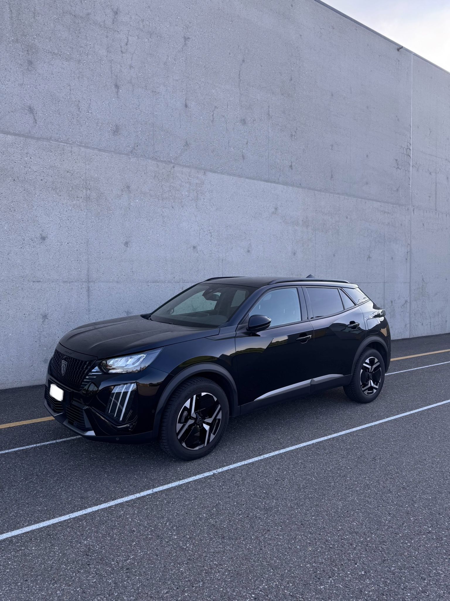 PEUGEOT 2008 1.2 PureTech Allure EAT8-image-2