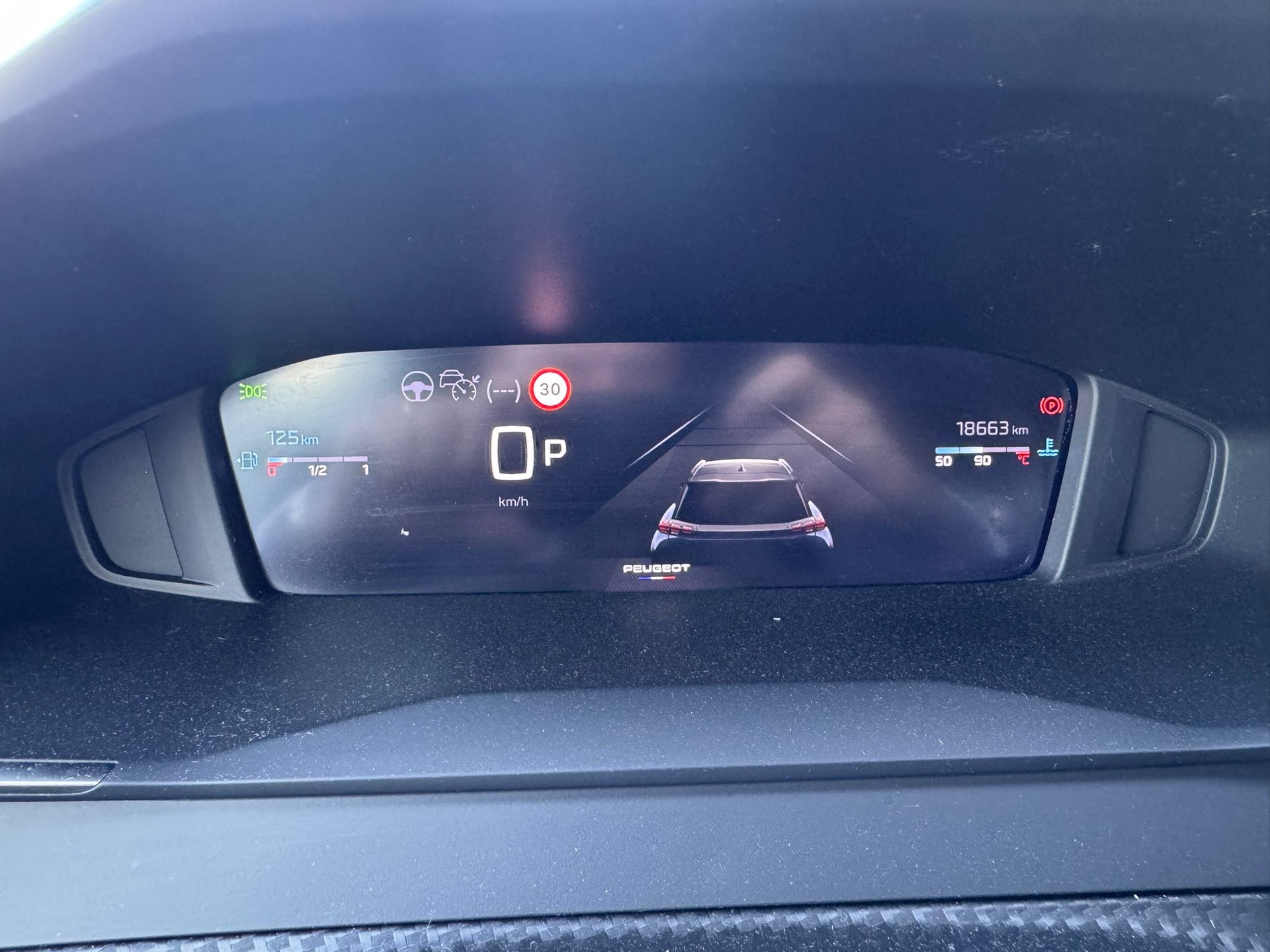 PEUGEOT 2008 1.2 PureTech Allure EAT8-image-5