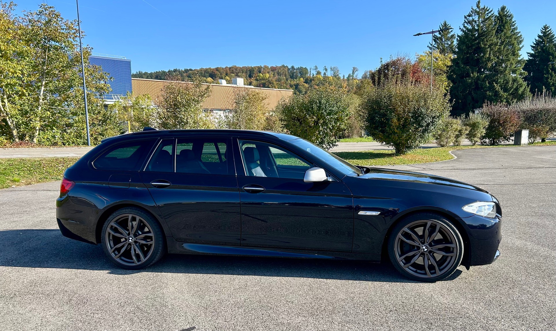 BMW M550d xDrive Touring Steptronic-image-4