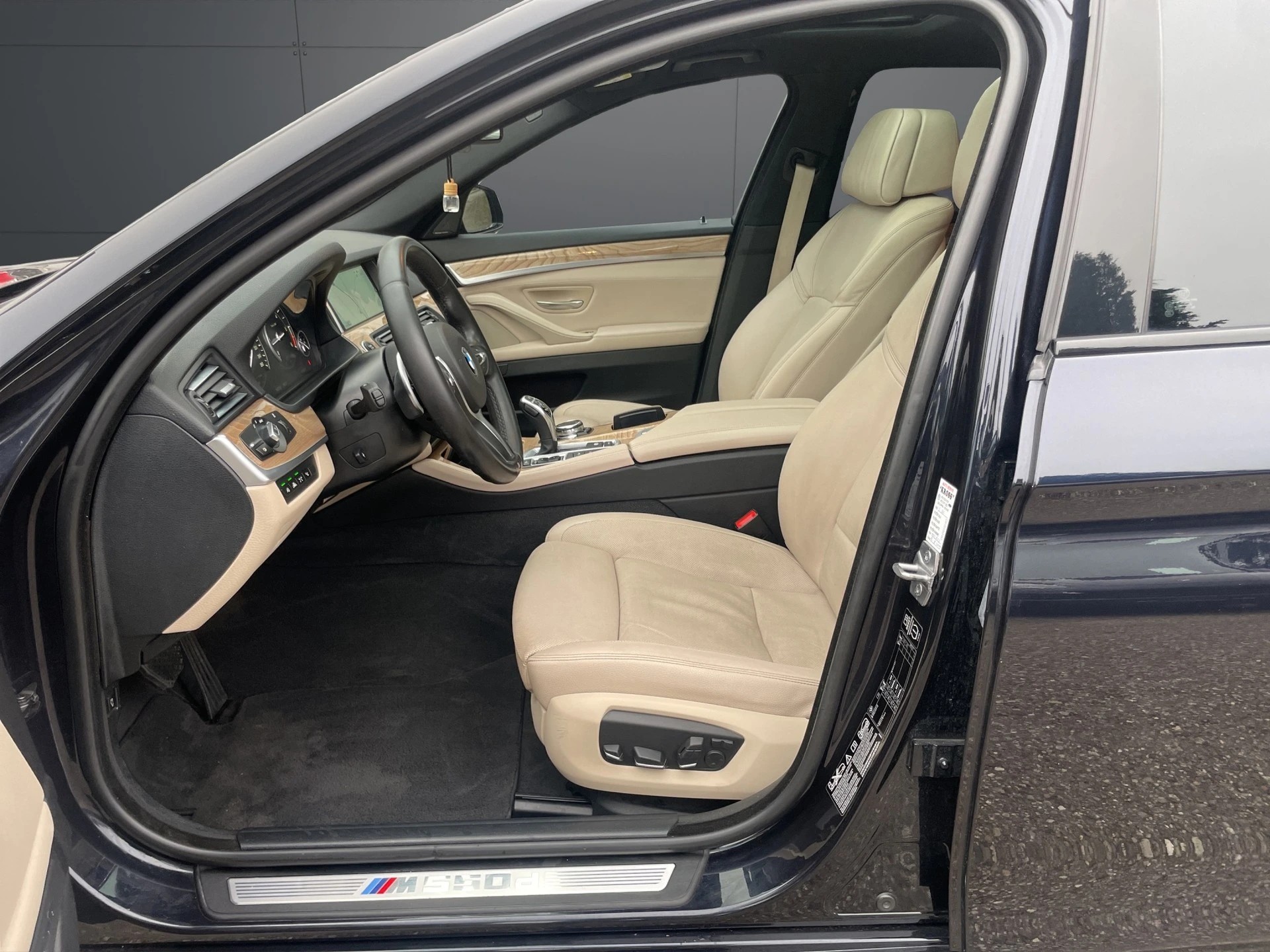 BMW M550d xDrive Steptronic-image-5
