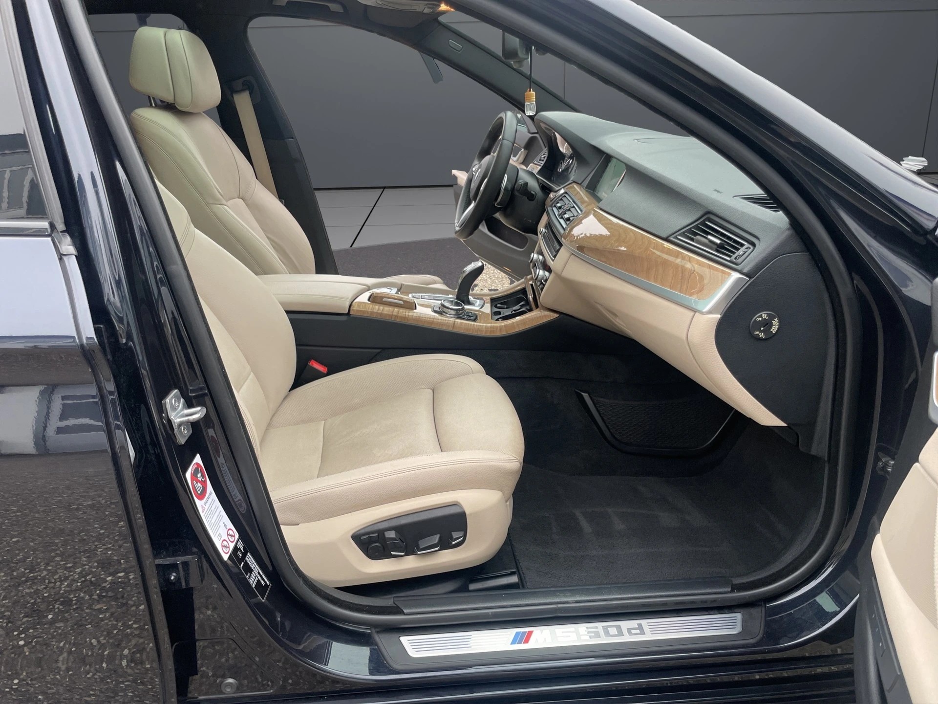 BMW M550d xDrive Steptronic-image-6
