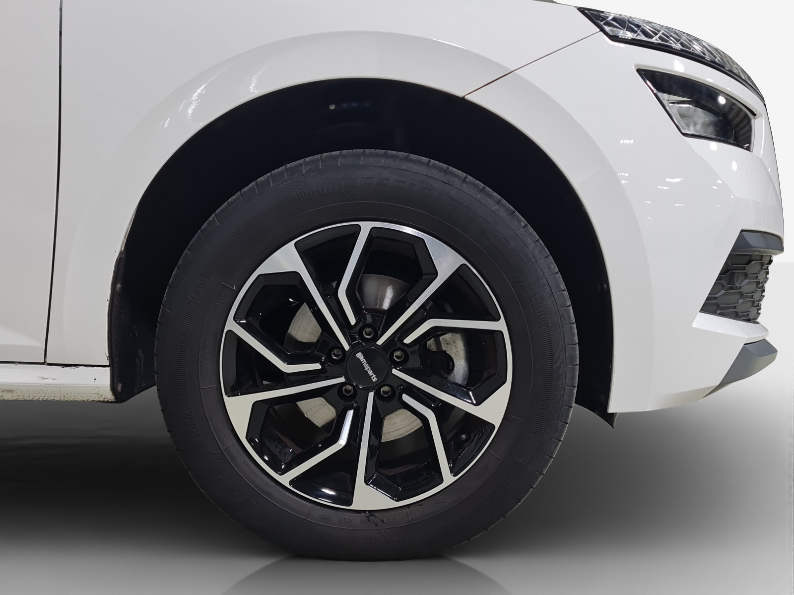 SKODA Kamiq 1.0 TSI Ambition DSG-image-15