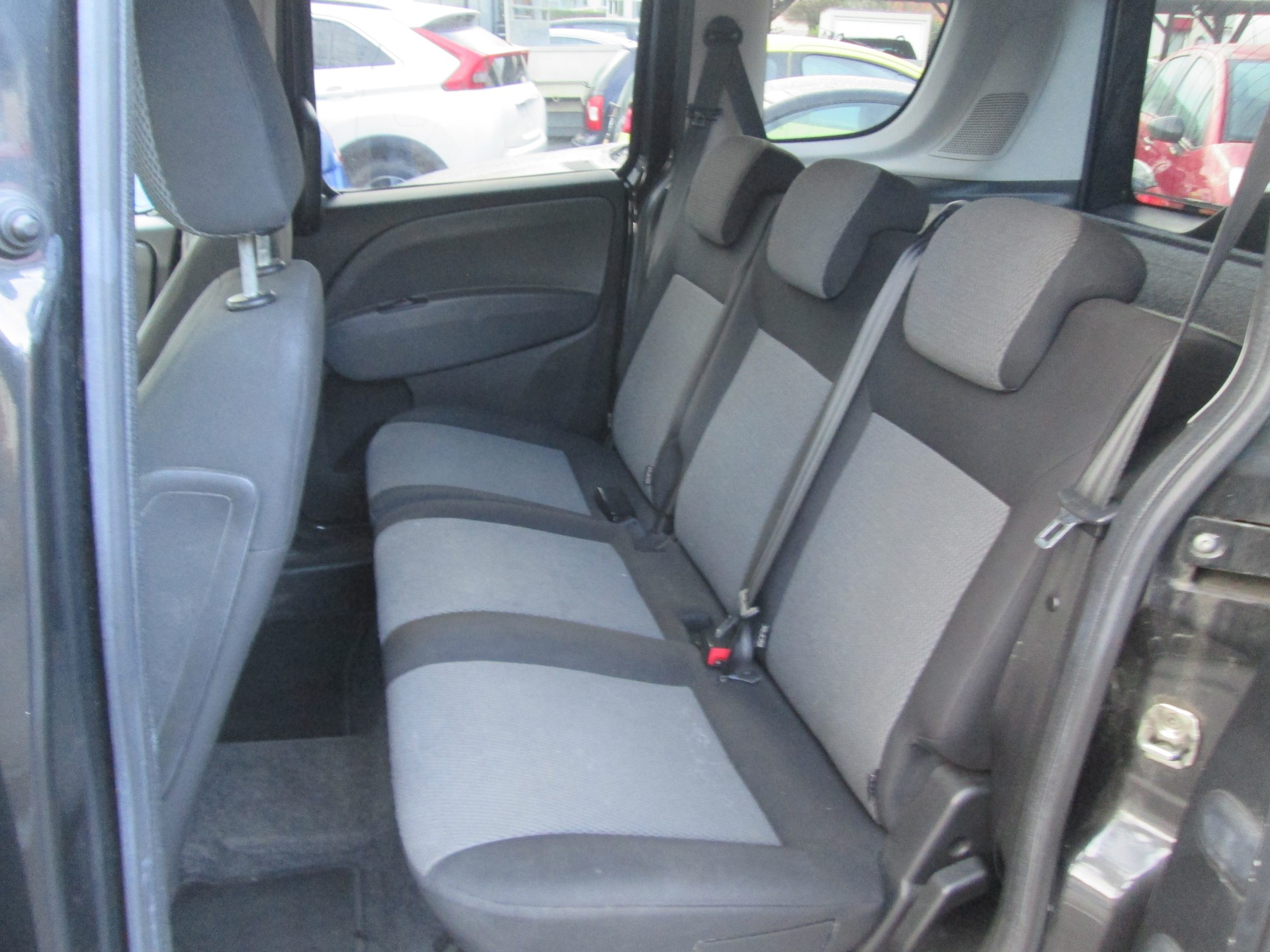 FIAT Doblò 1.4 T-jet-image-8
