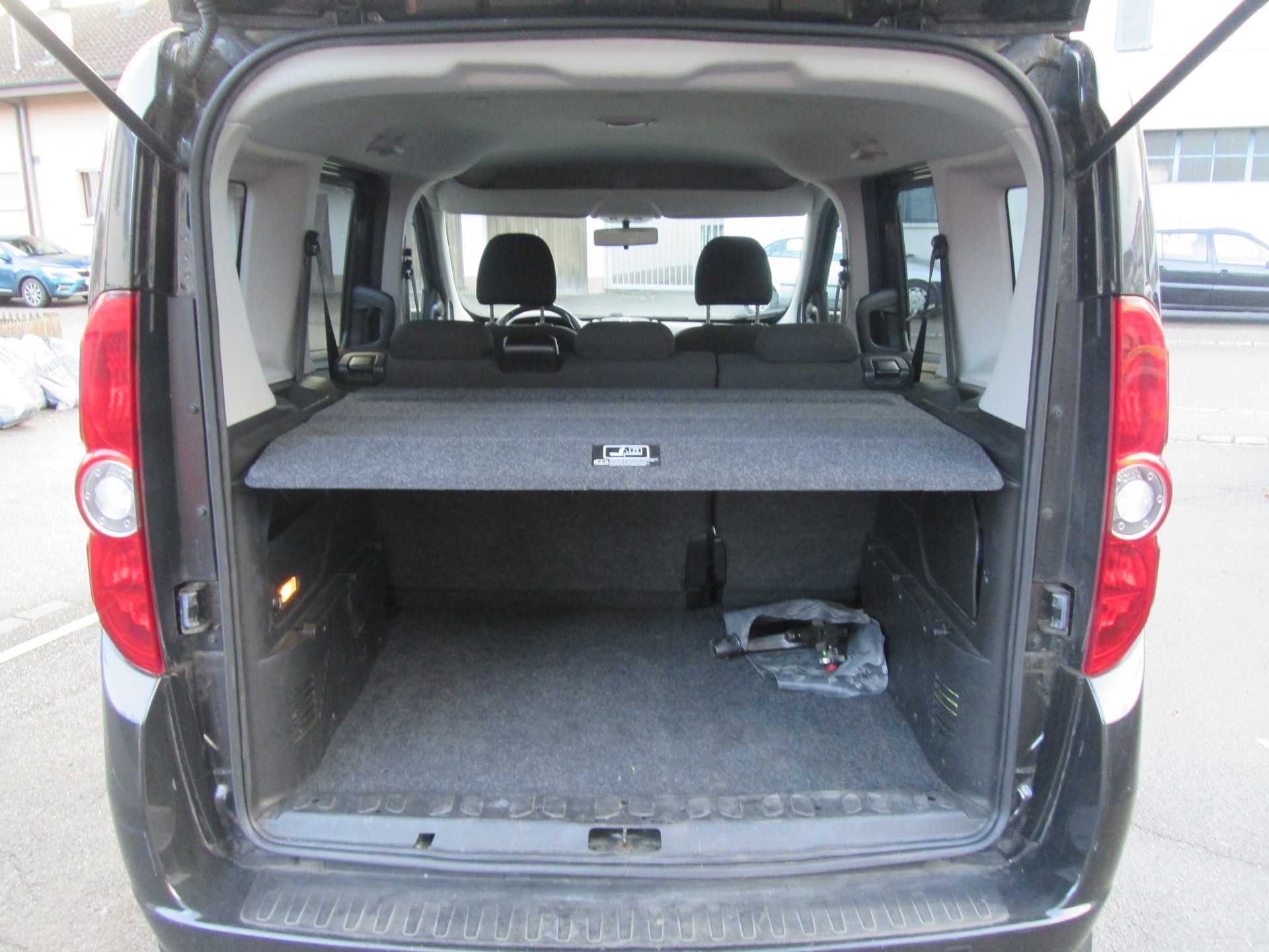 FIAT Doblò 1.4 T-jet-image-9