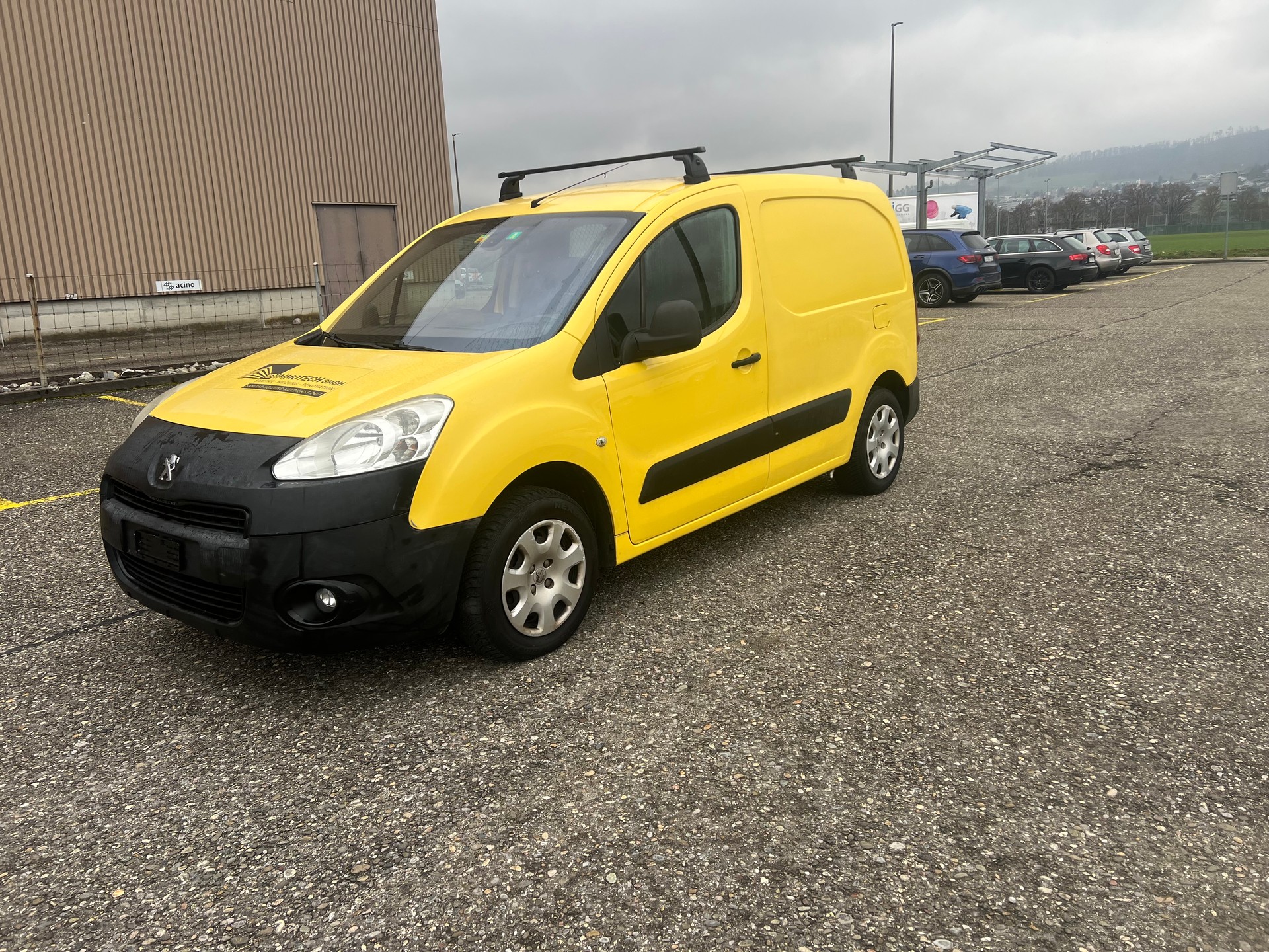 PEUGEOT Partner 1.6 VTi Urban Pack-image-2