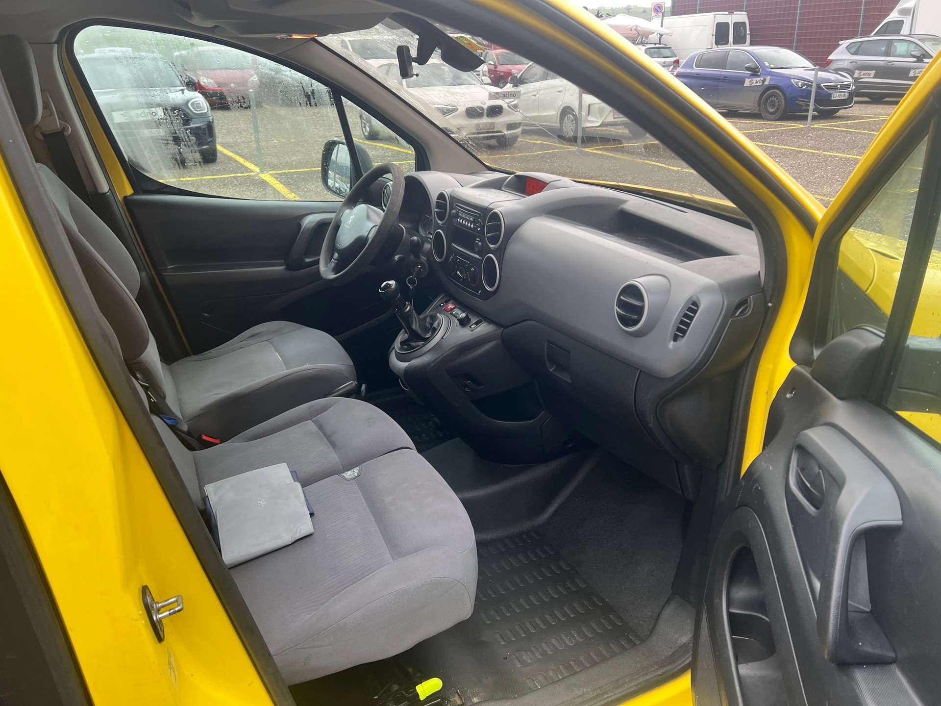 PEUGEOT Partner 1.6 VTi Urban Pack-image-8