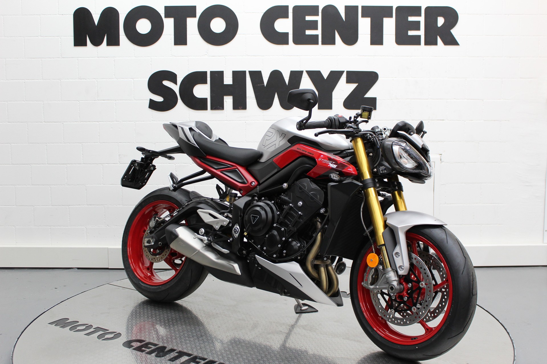 TRIUMPH Street Triple 765 RX-showroom-element-1