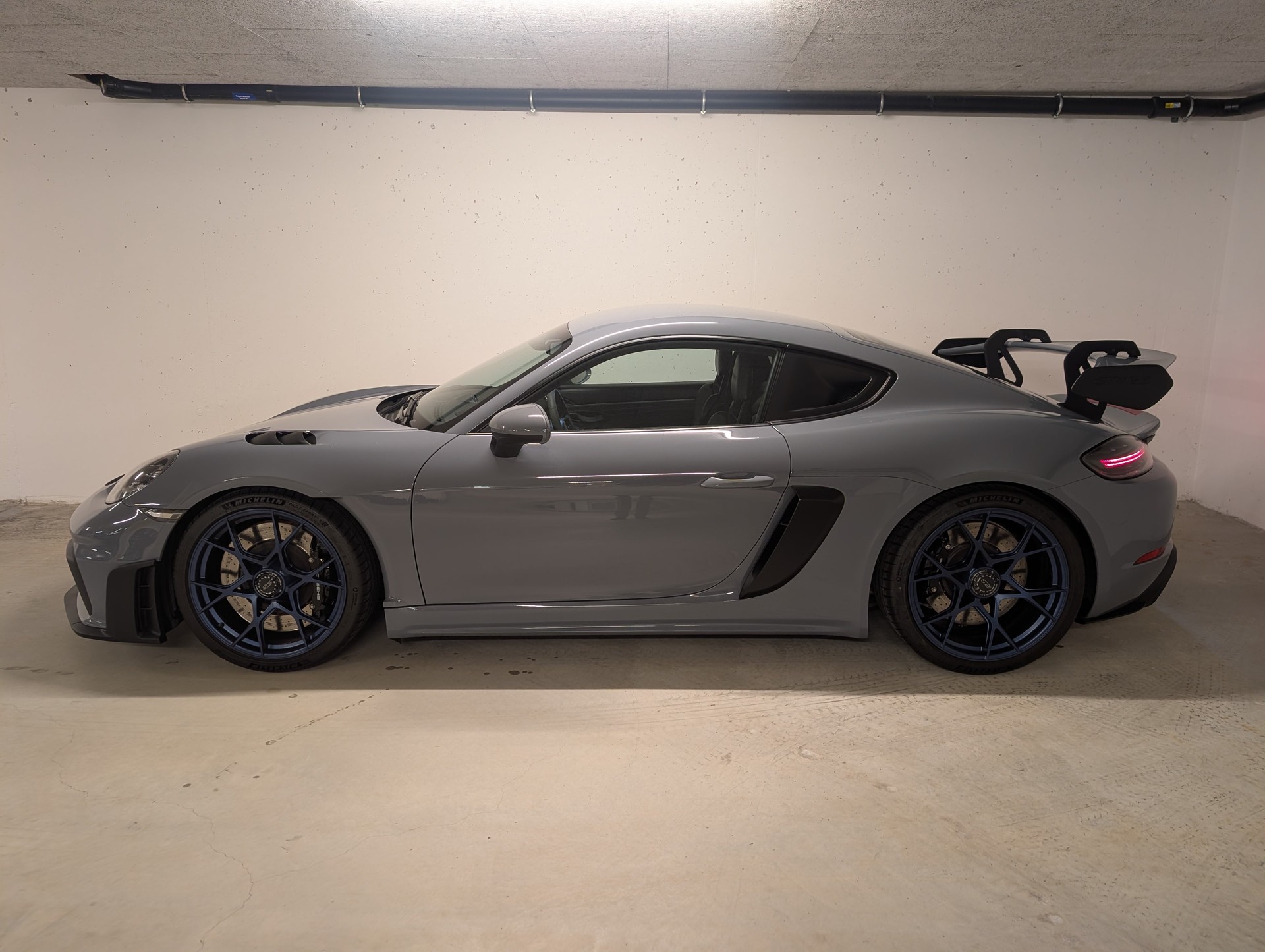 PORSCHE 718 Cayman GT4 RS PDK-image-3