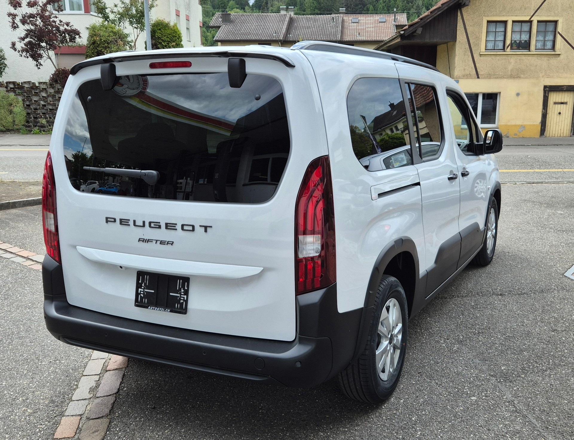 PEUGEOT Rifter SwissPrime Automat Helvetia-image-2