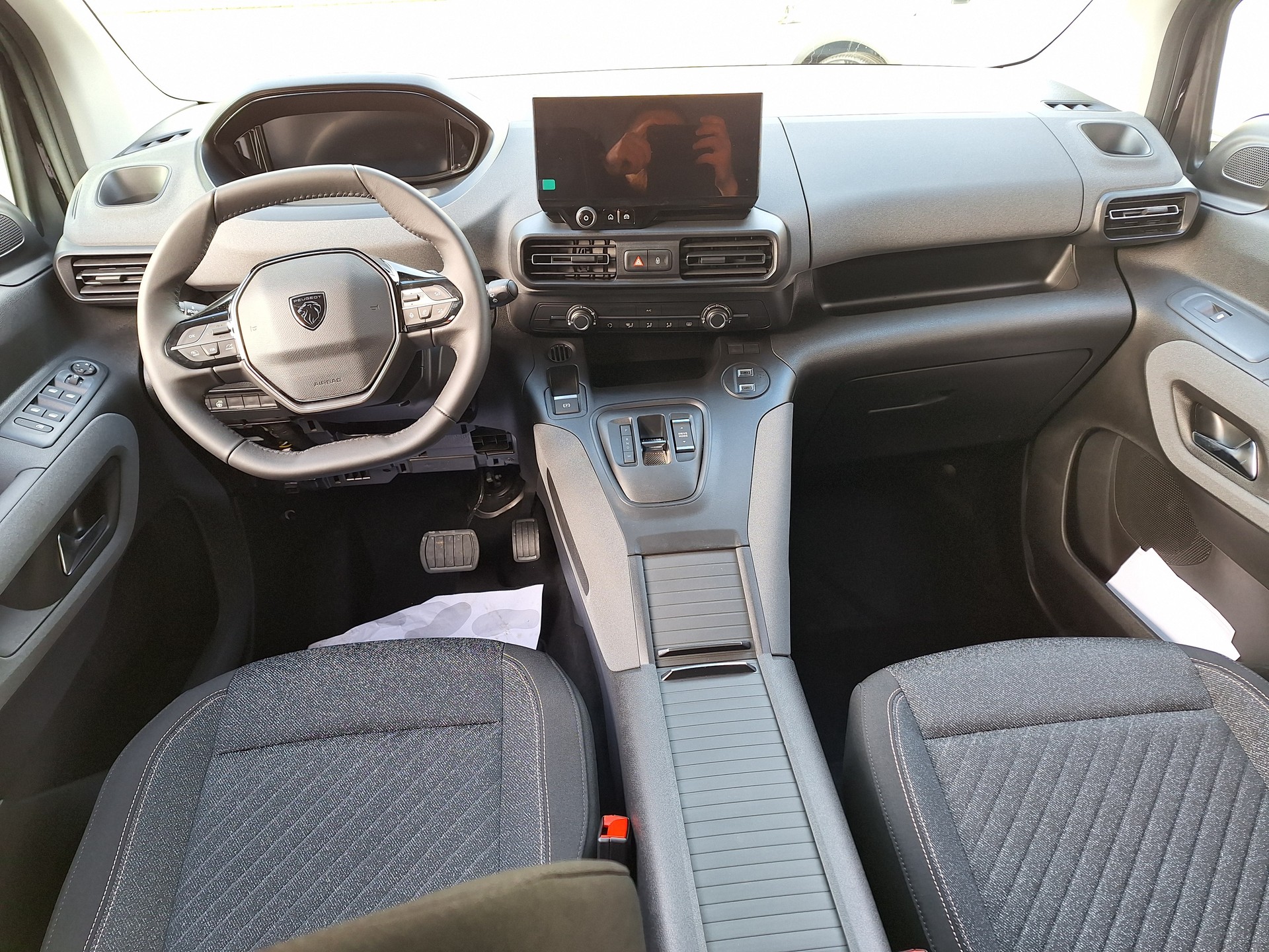 PEUGEOT Rifter SwissPrime Automat Helvetia-image-14