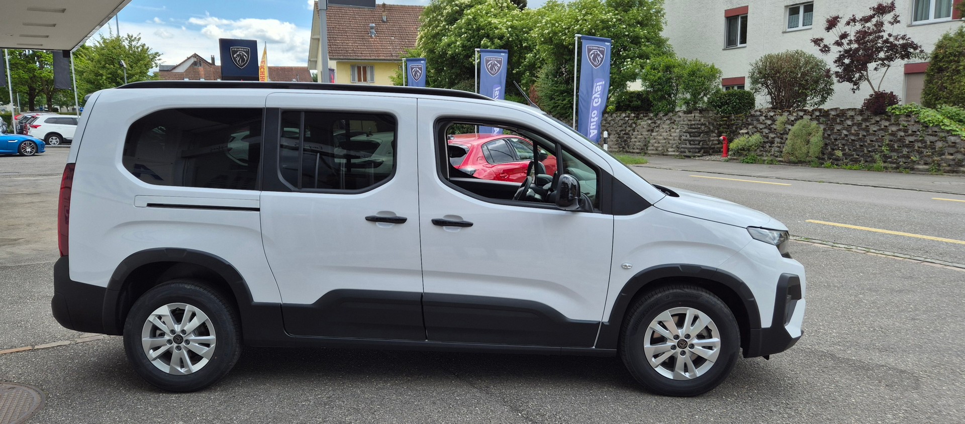 PEUGEOT Rifter SwissPrime Automat Helvetia-image-3