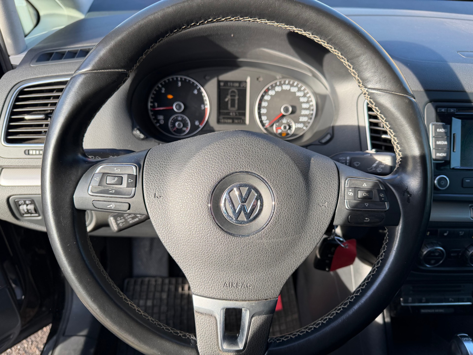 VW Sharan 2.0 TDI BMT Comfortline DSG-image-8