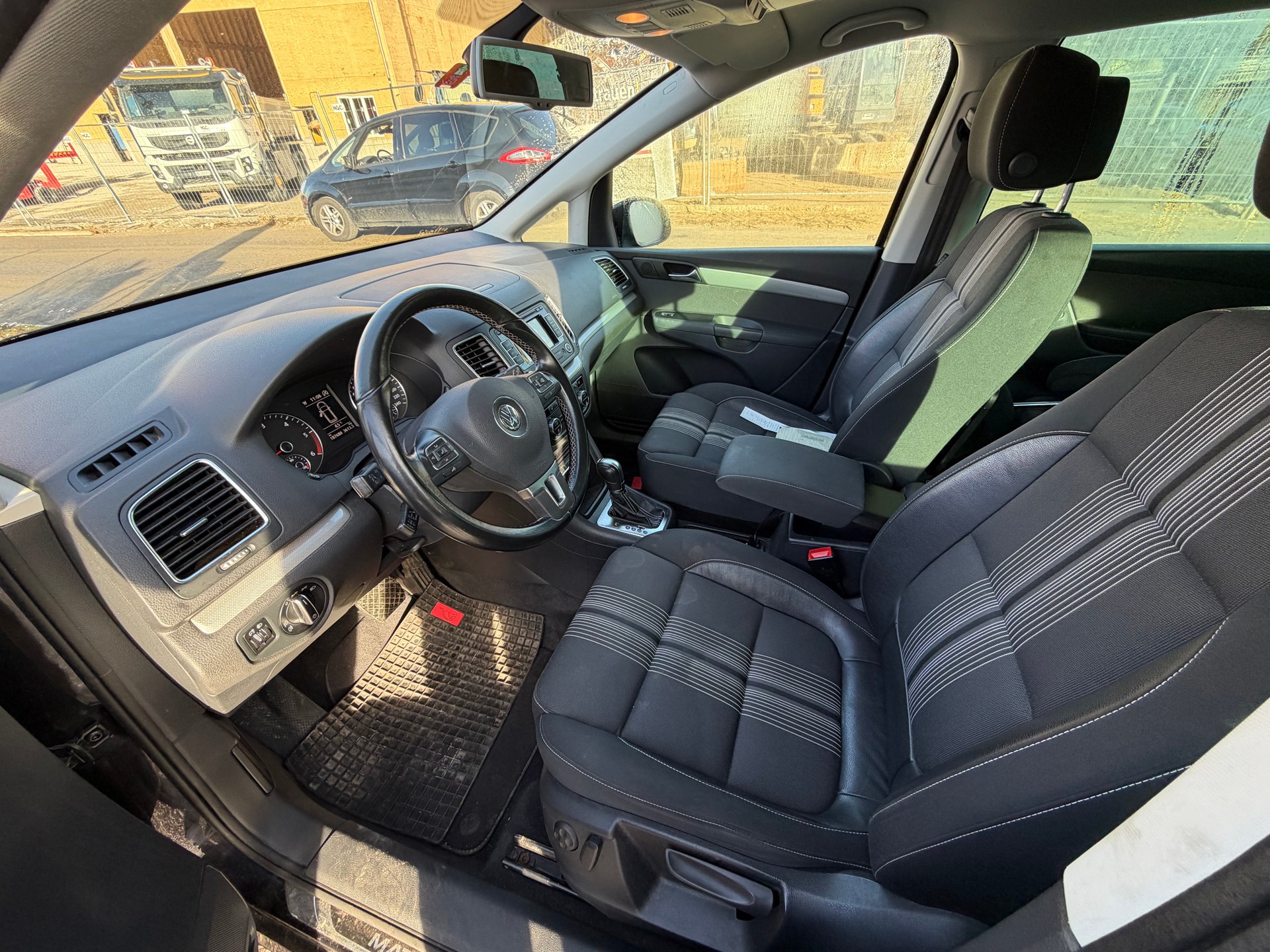 VW Sharan 2.0 TDI BMT Comfortline DSG-image-9