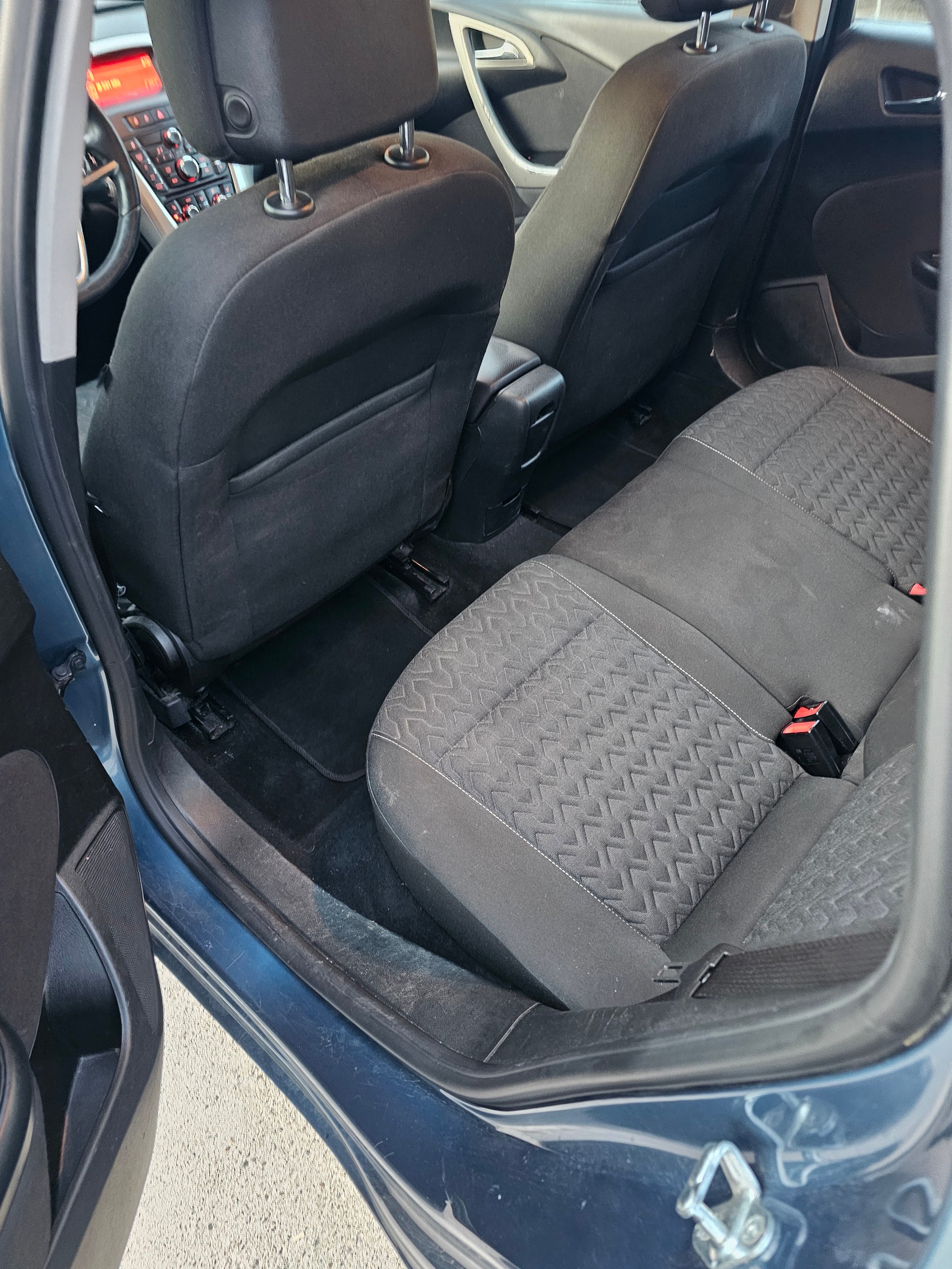 OPEL Astra SportsTourer 1.4i 16V Turbo Automatic-image-8