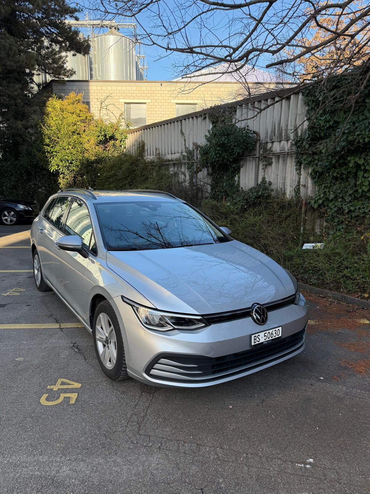 VW Golf Variant 1.0 eTSI mHEV Life DSG-image-0