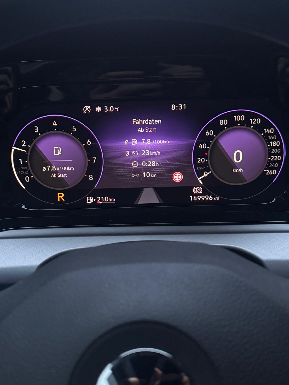 VW Golf Variant 1.0 eTSI mHEV Life DSG-image-5