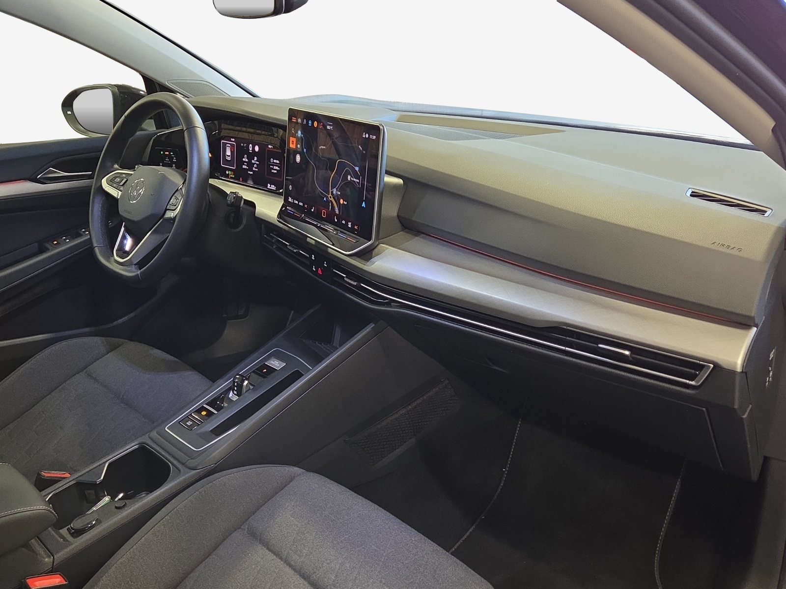 VW Golf 1.5 e TSI mHEV Life DSG-image-13