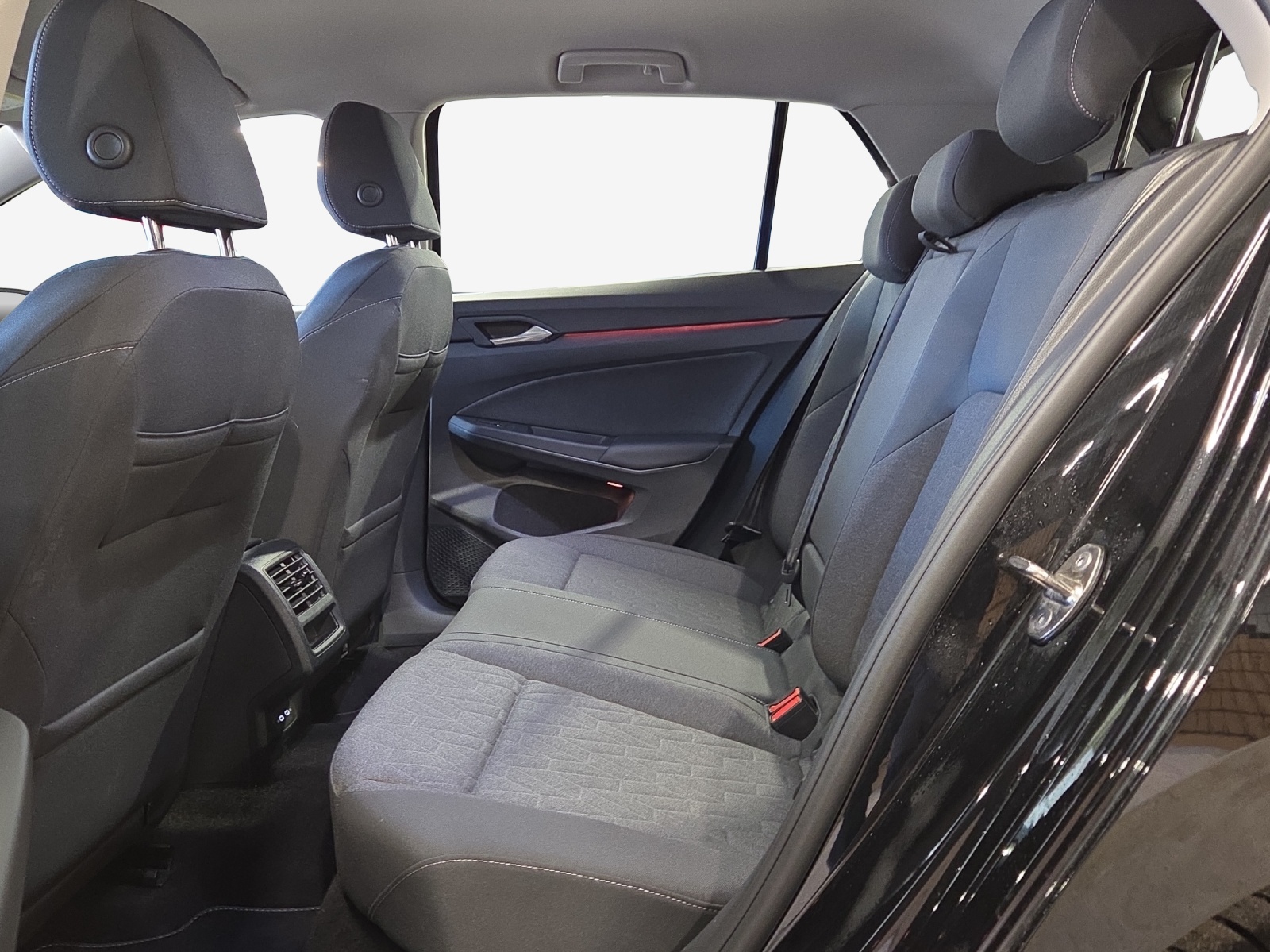VW Golf 1.5 e TSI mHEV Life DSG-image-11