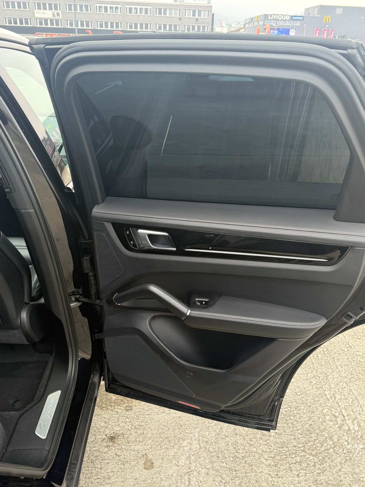 PORSCHE Cayenne-image-12