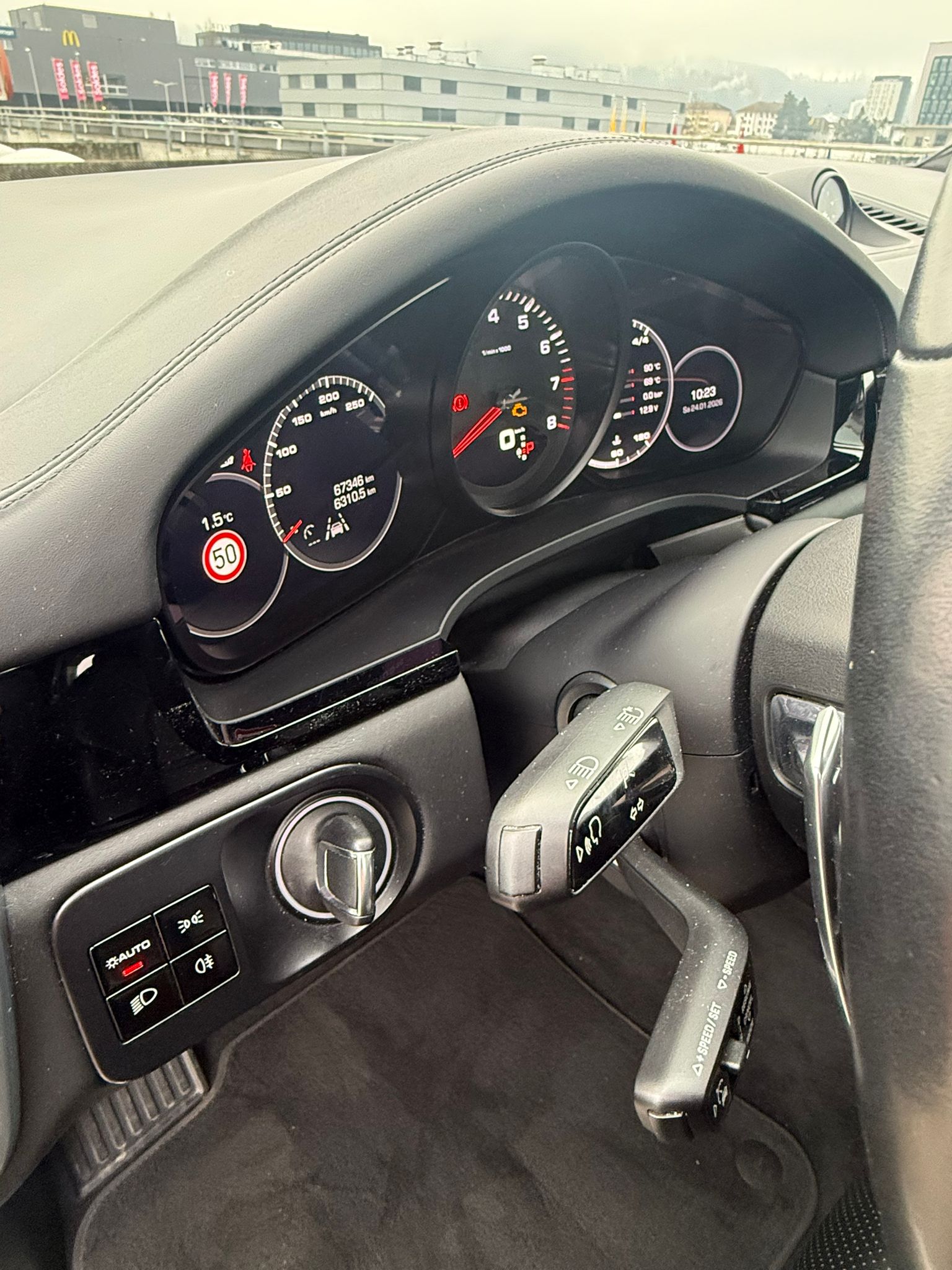 PORSCHE Cayenne-image-9
