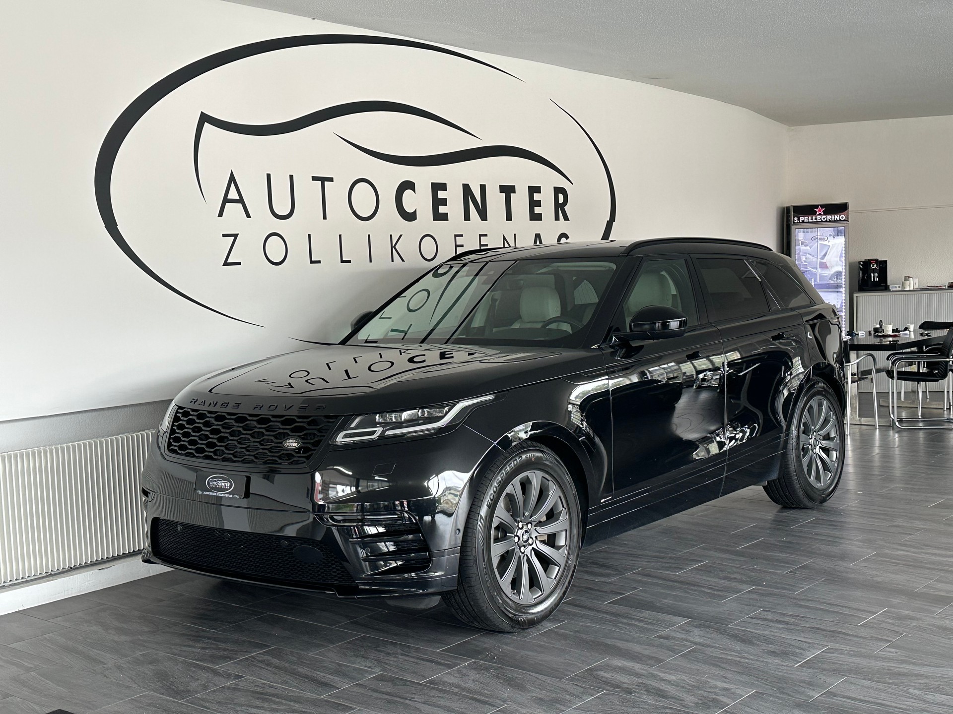 LAND ROVER Range Rover Velar R-Dynamic D 300 SE Automatic-image-3