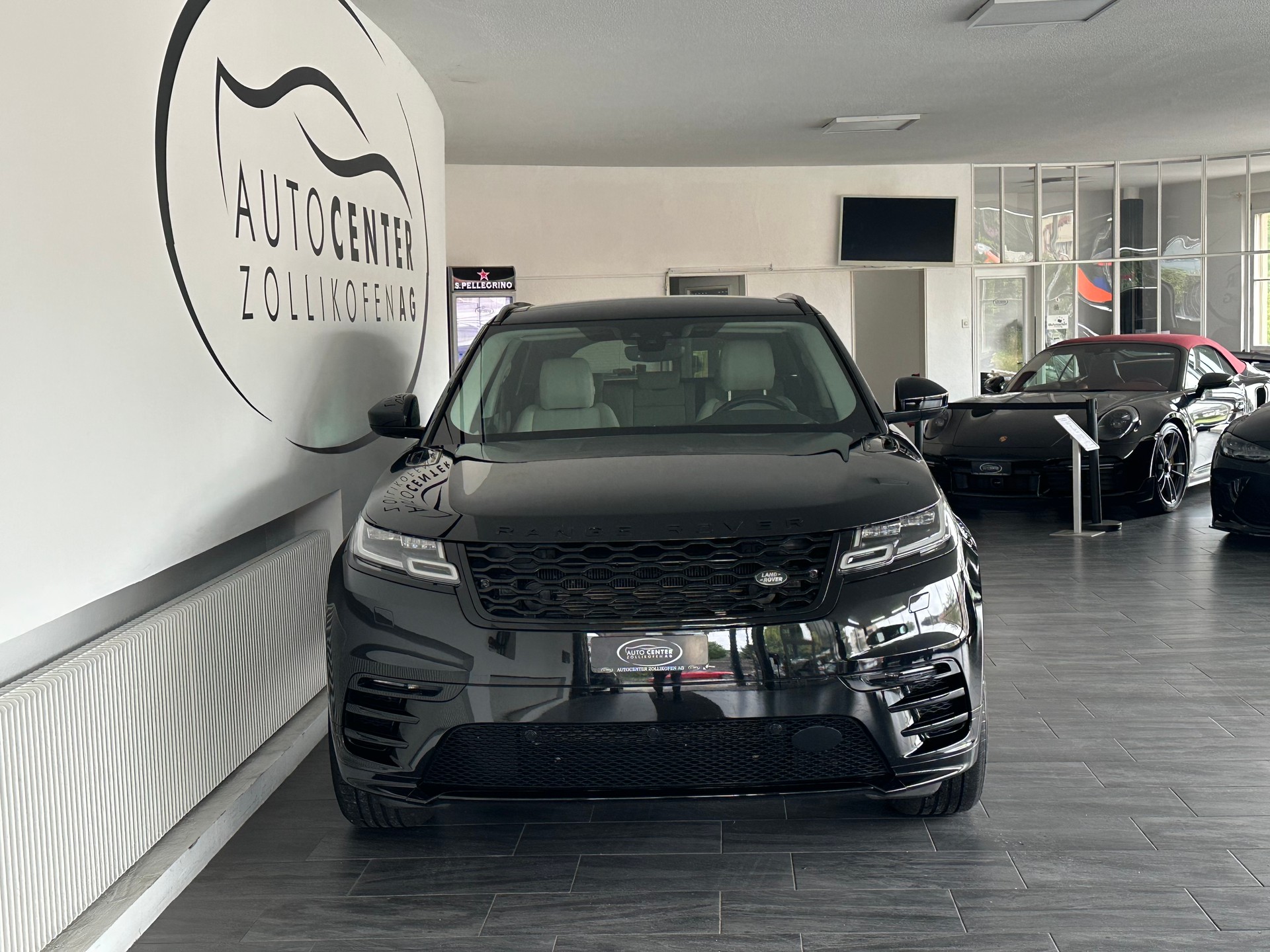LAND ROVER Range Rover Velar R-Dynamic D 300 SE Automatic-image-1
