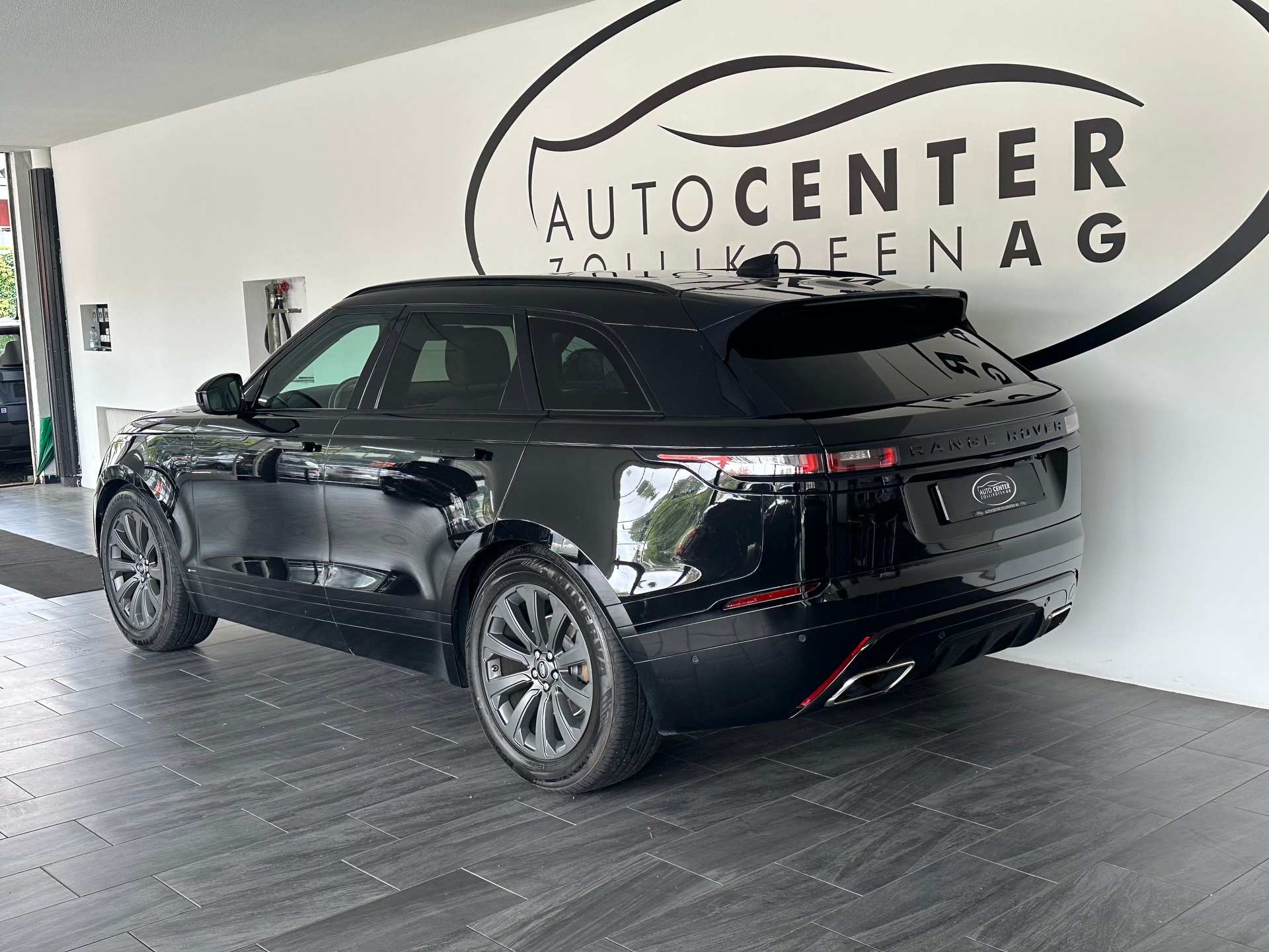 LAND ROVER Range Rover Velar R-Dynamic D 300 SE Automatic-image-5